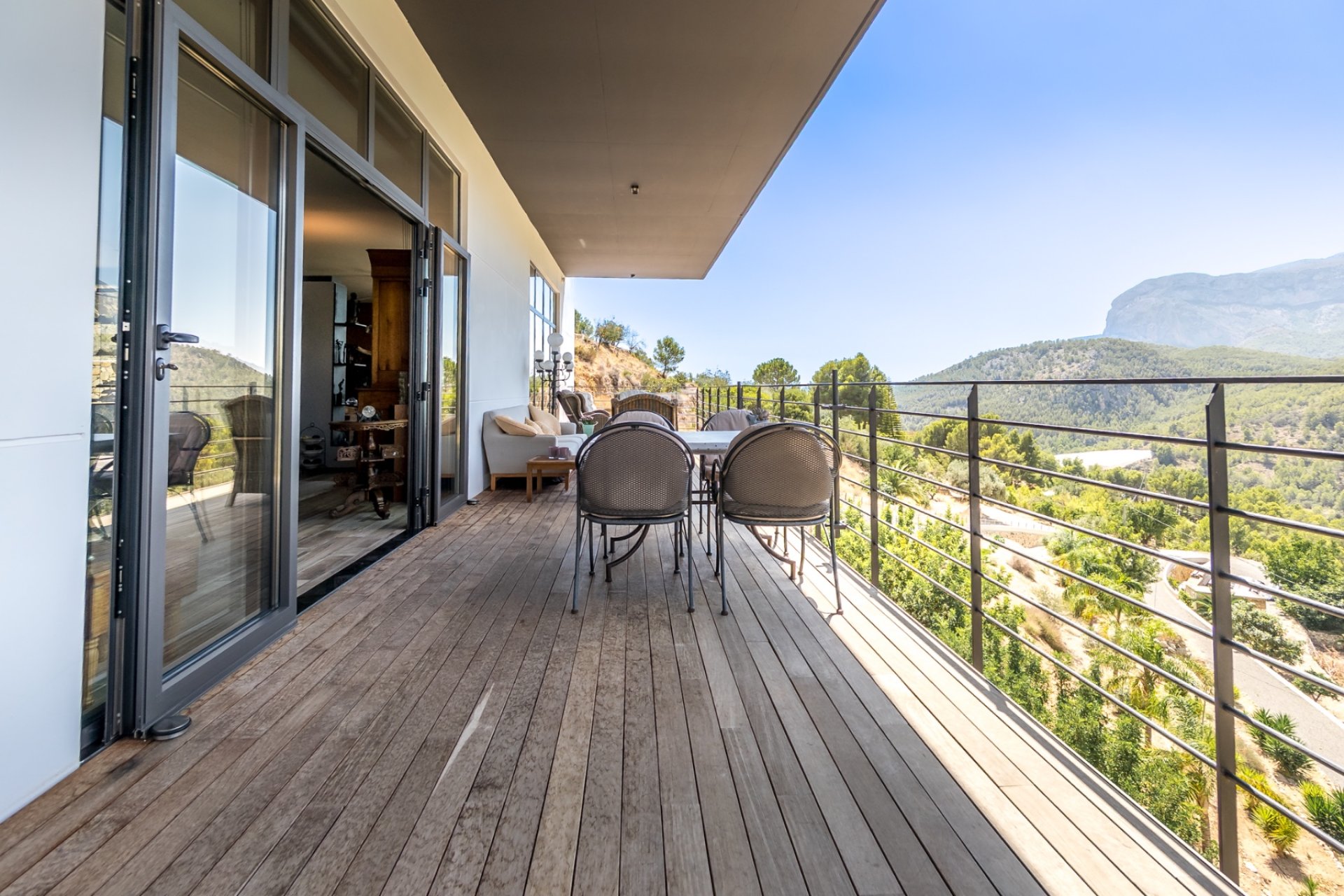 Resale -  Chalet / Villa -
Callosa De Ensarrià