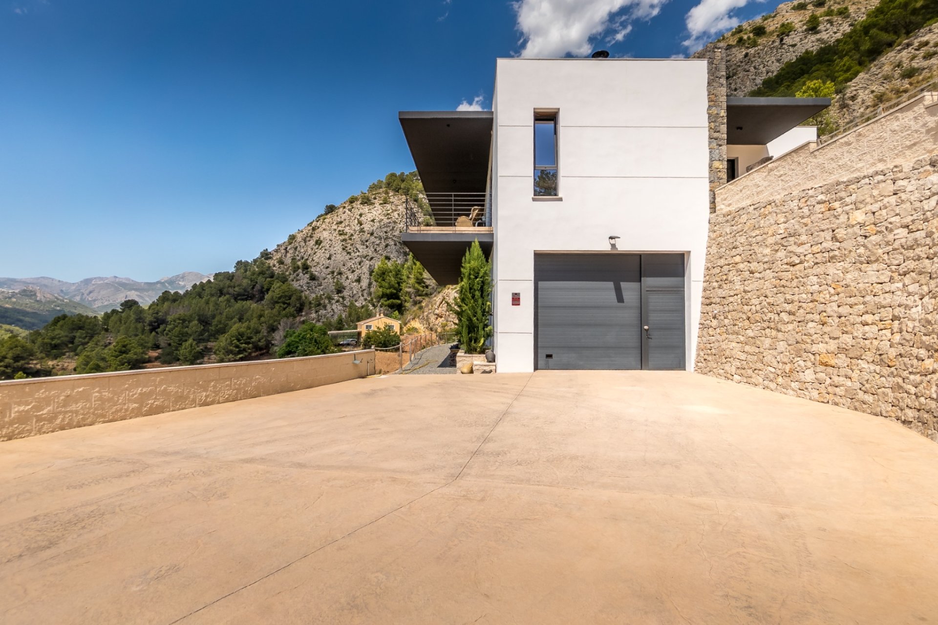 Resale -  Chalet / Villa -
Callosa De Ensarrià