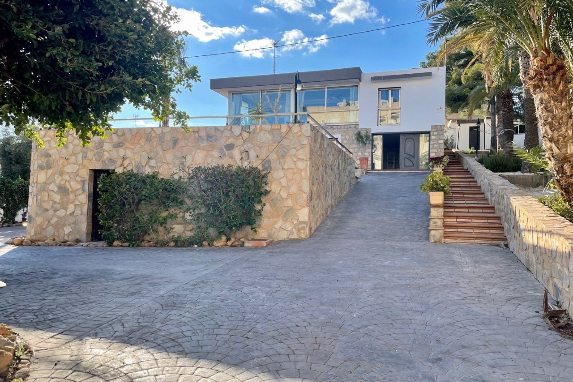 Resale -  Chalet / Villa -
El Campello
