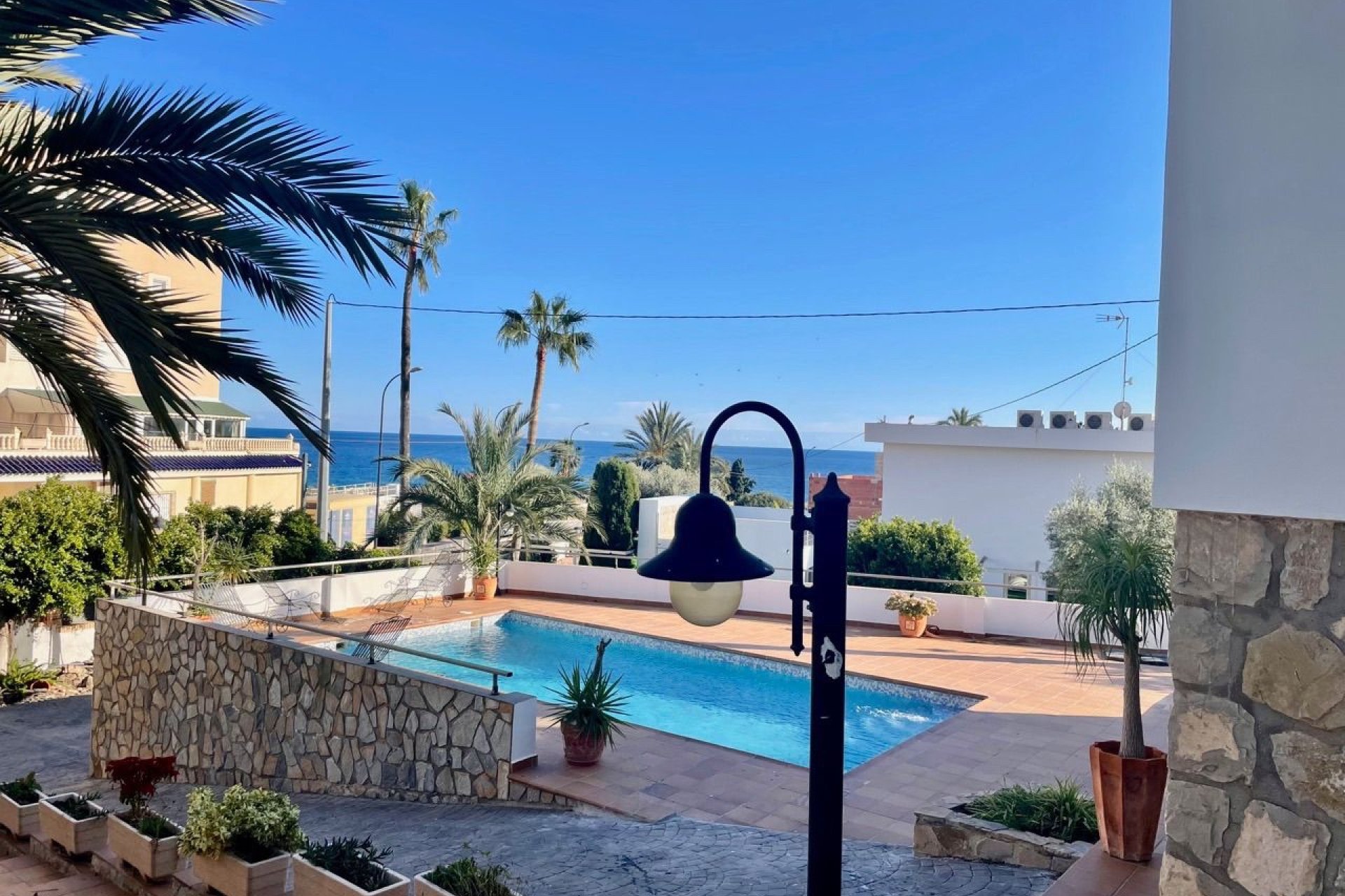 Resale -  Chalet / Villa -
El Campello