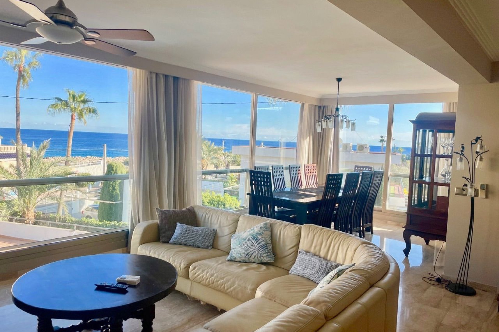 Resale -  Chalet / Villa -
El Campello