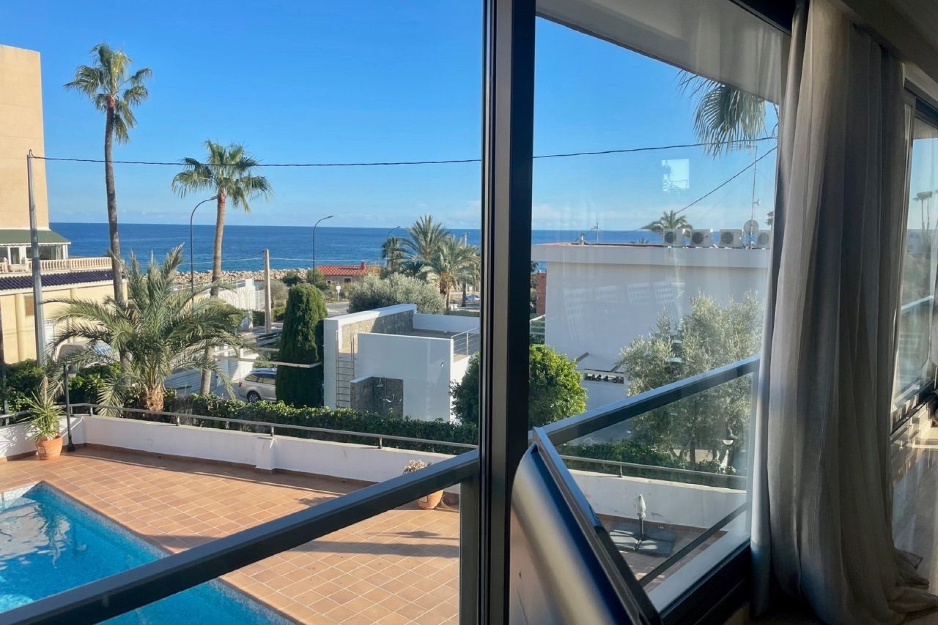 Resale -  Chalet / Villa -
El Campello