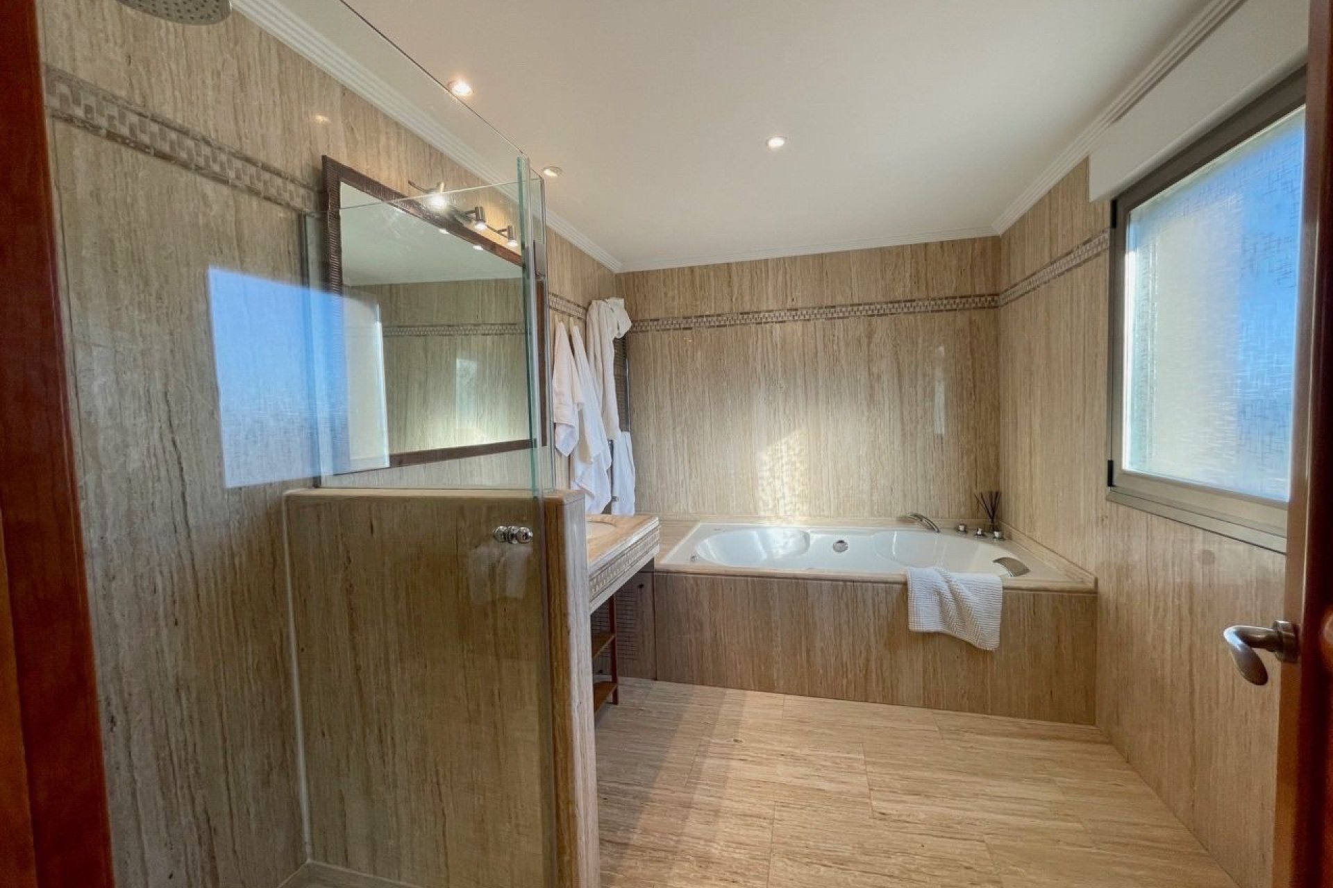Resale -  Chalet / Villa -
El Campello