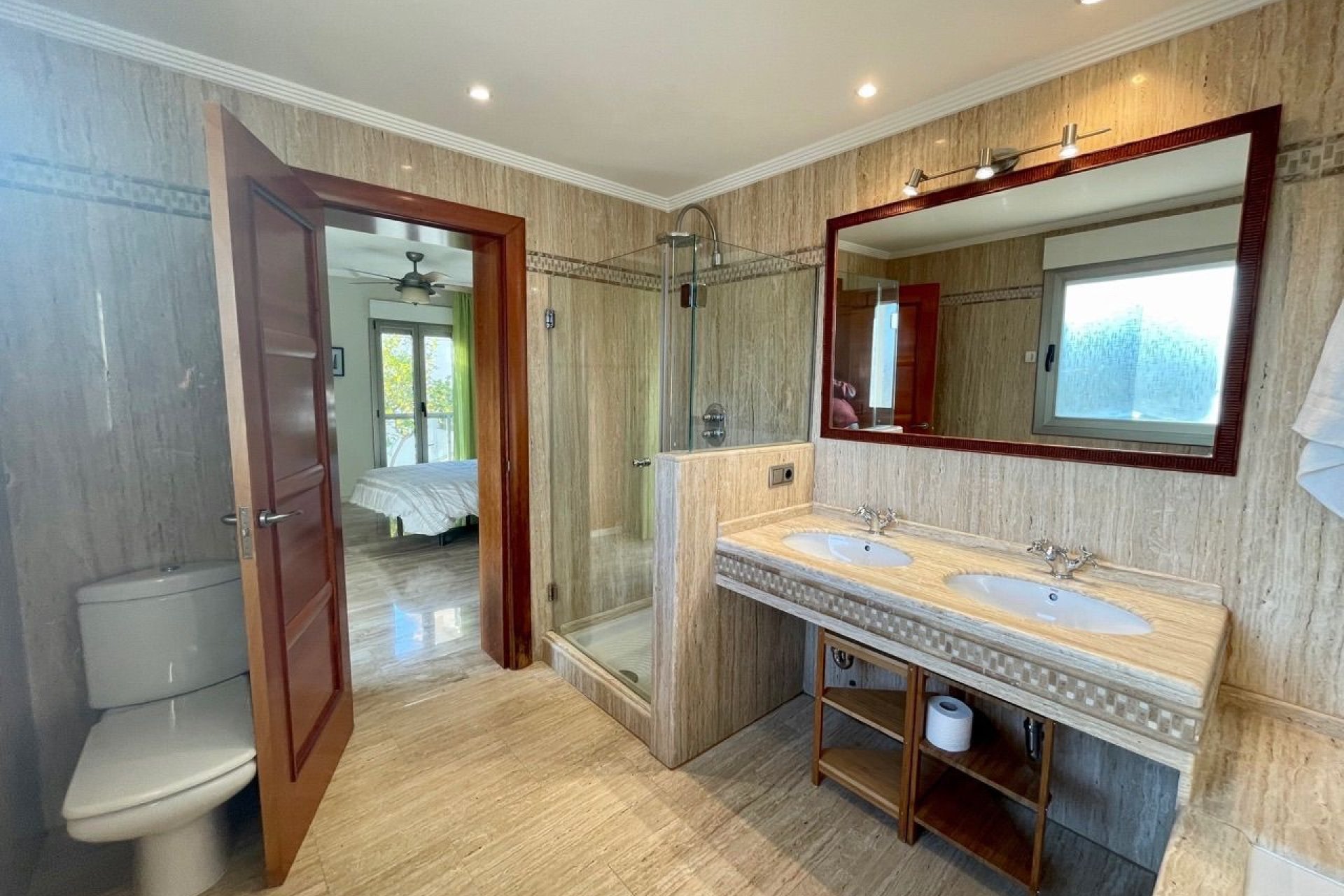 Resale -  Chalet / Villa -
El Campello
