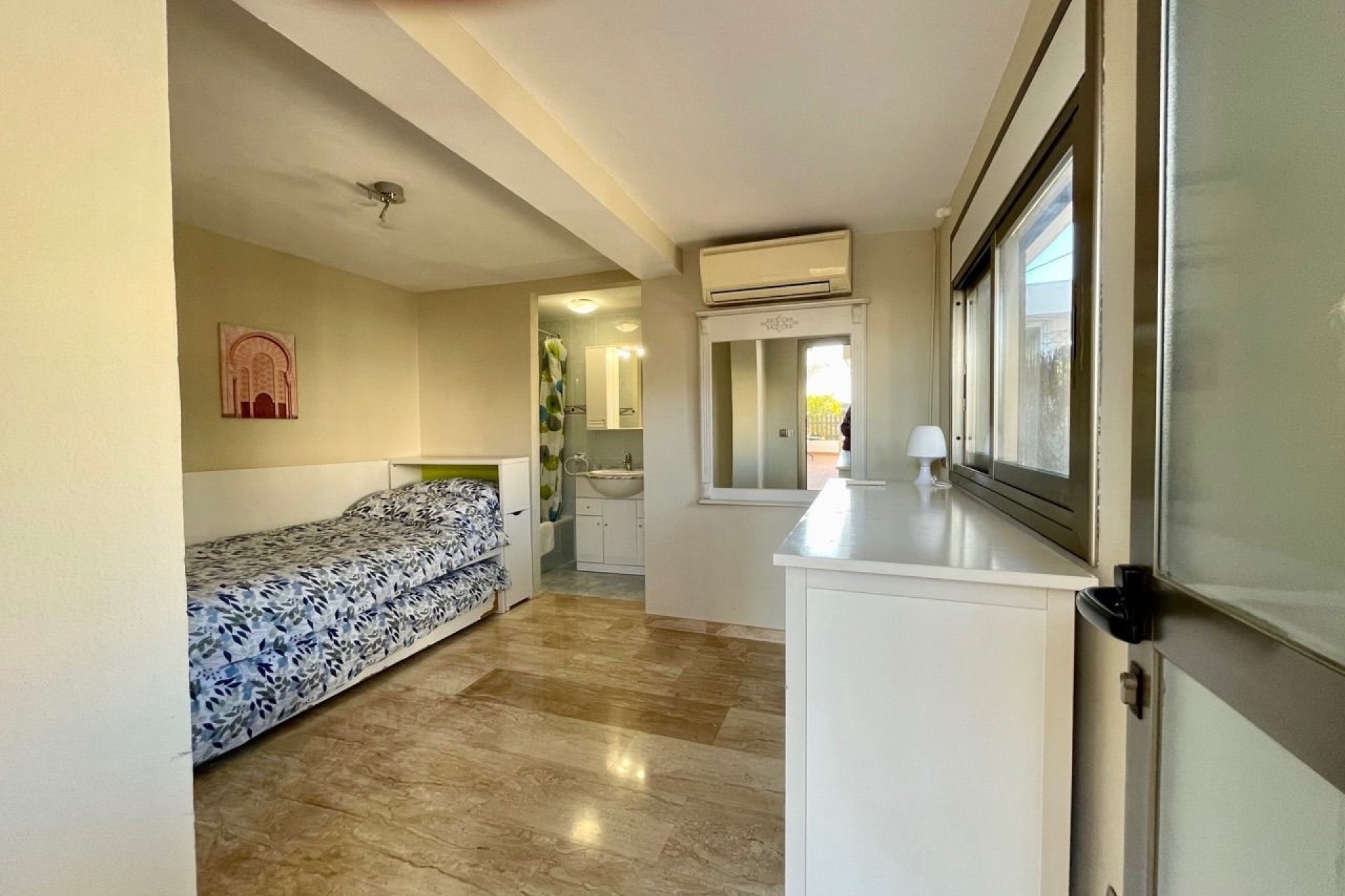 Resale -  Chalet / Villa -
El Campello