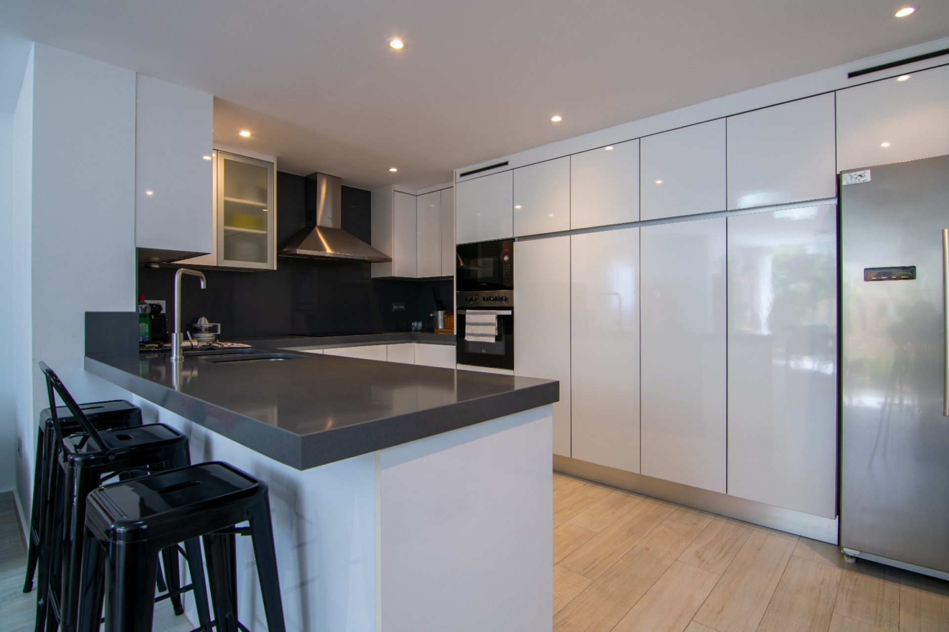 Resale -  Chalet / Villa -
Finestrat