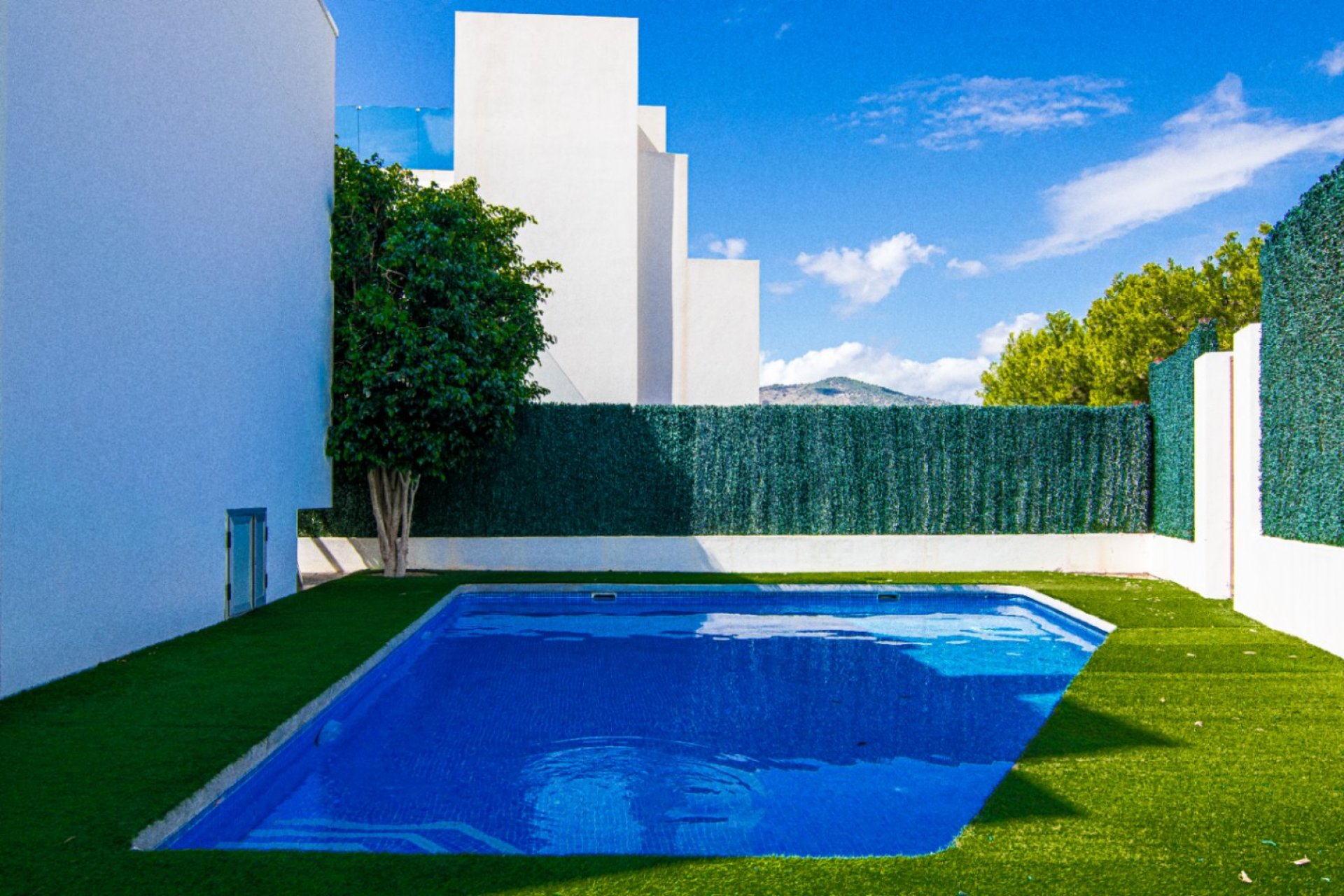 Resale -  Chalet / Villa -
Finestrat