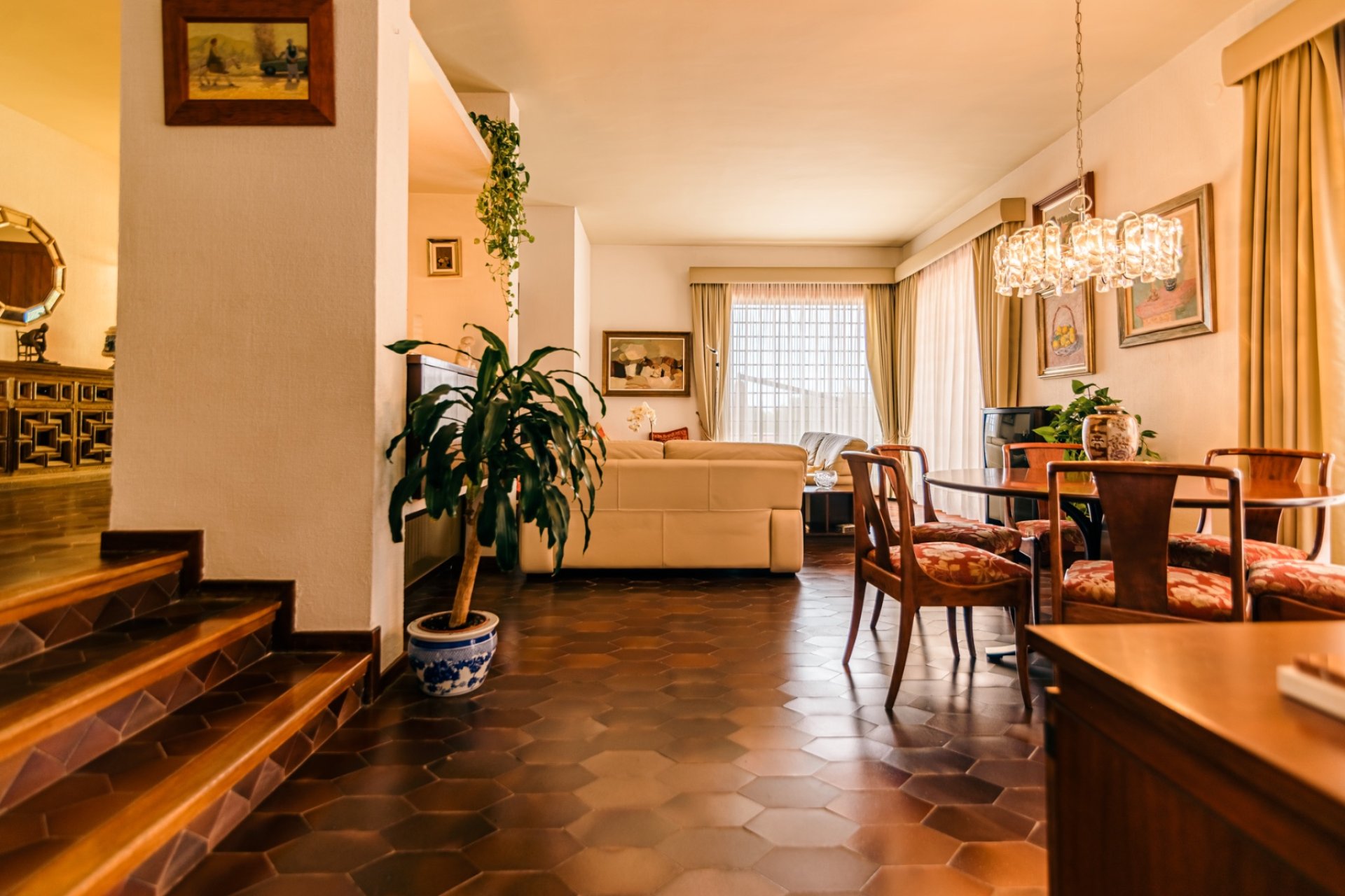 Resale -  Chalet / Villa -
La Nucía