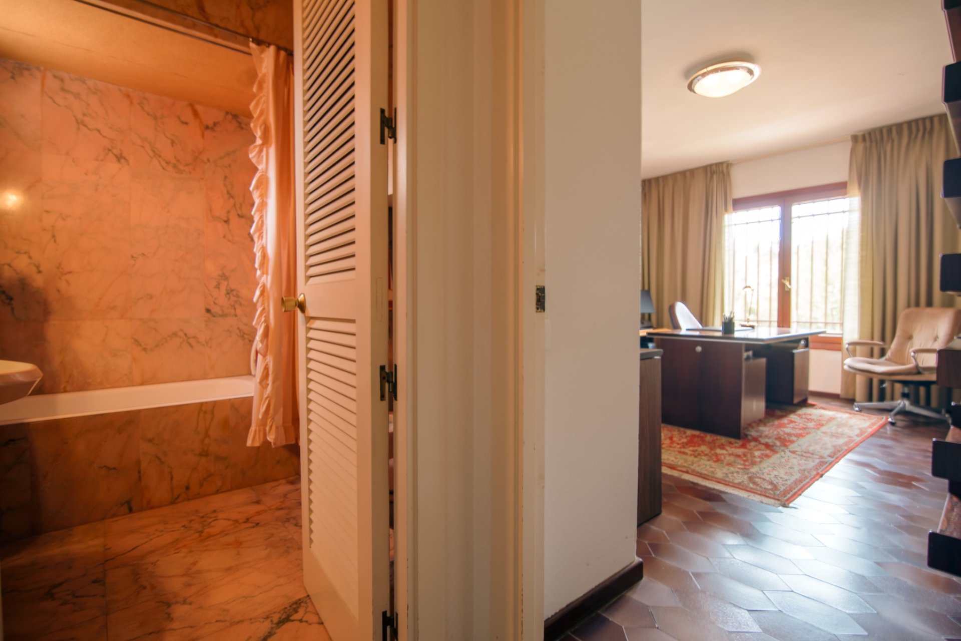 Resale -  Chalet / Villa -
La Nucía
