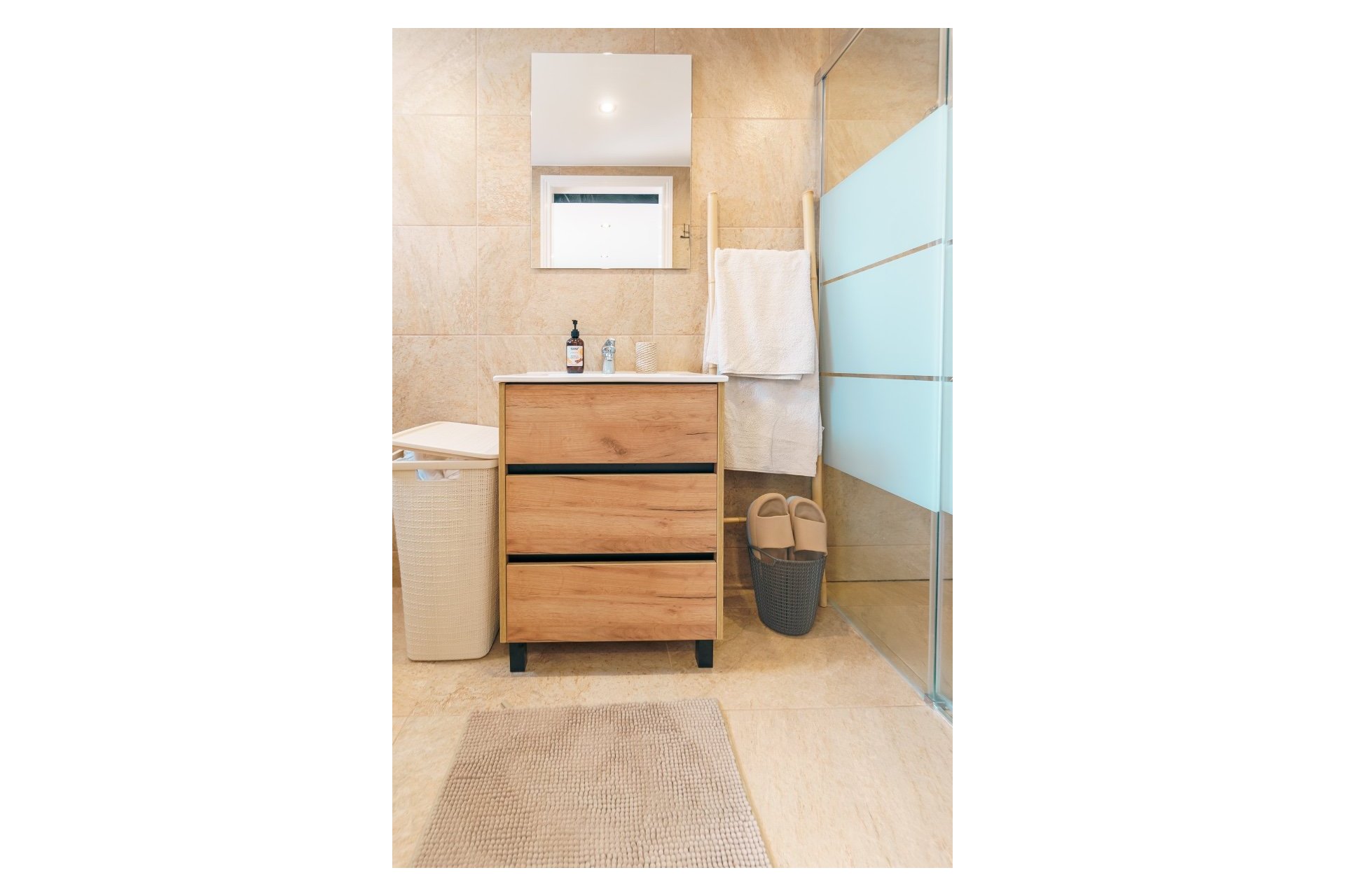 Resale -  Chalet / Villa -
La Nucía