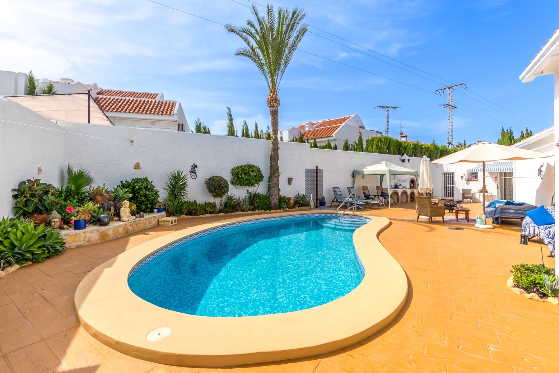 Resale -  Chalet / Villa -
La Nucía