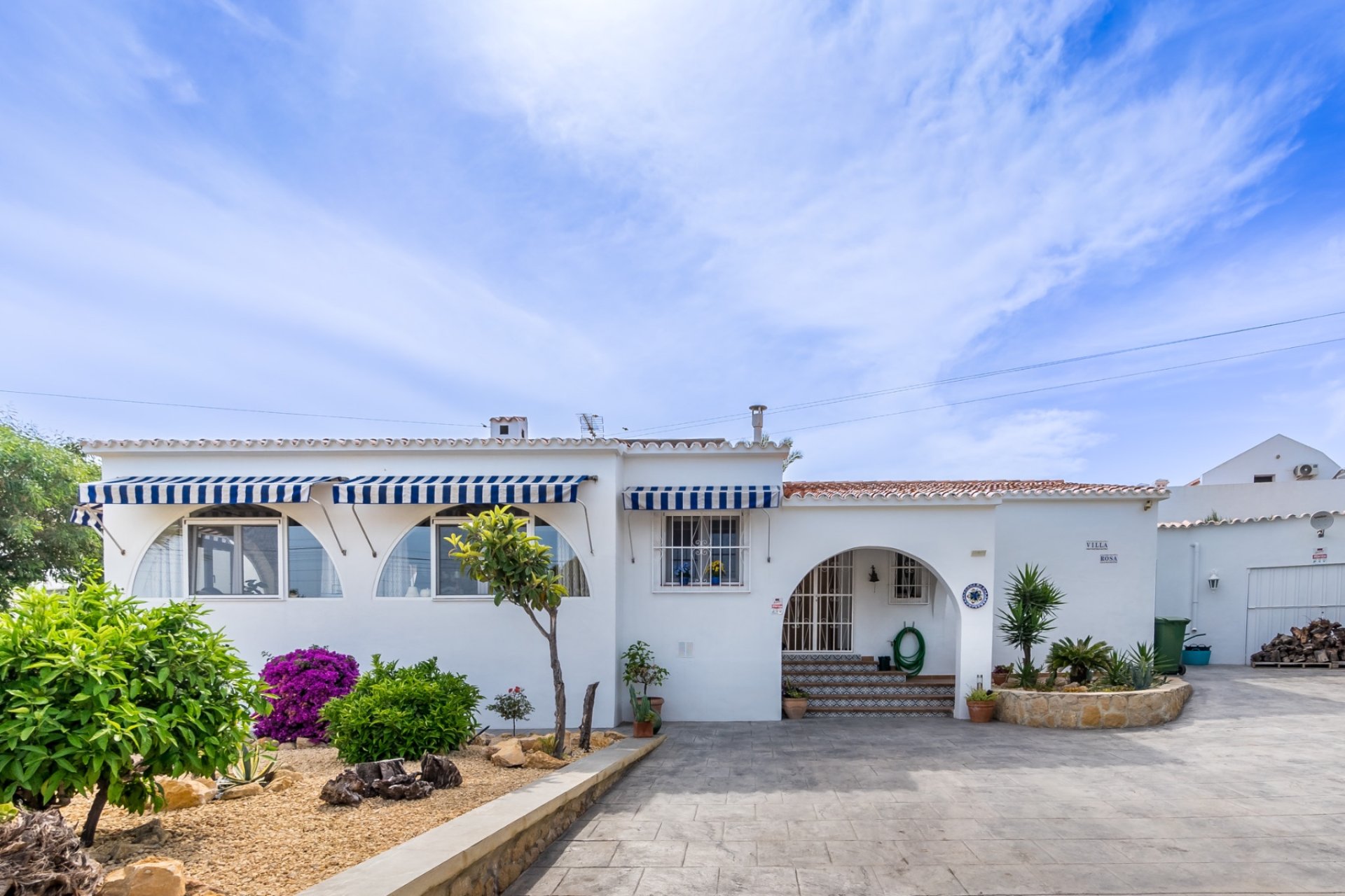 Resale -  Chalet / Villa -
La Nucía