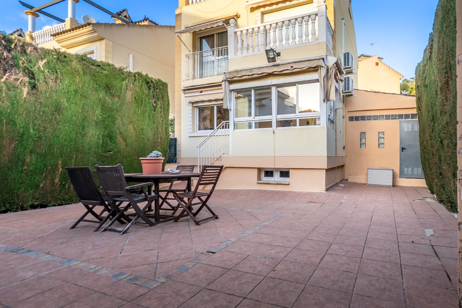 Resale -  Chalet / Villa -
La Nucía