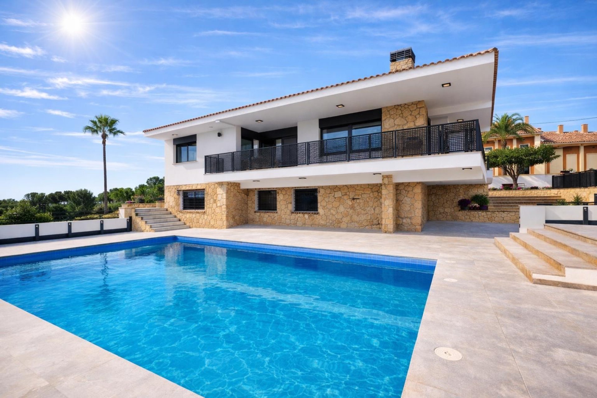 Resale -  Chalet / Villa -
La Nucía