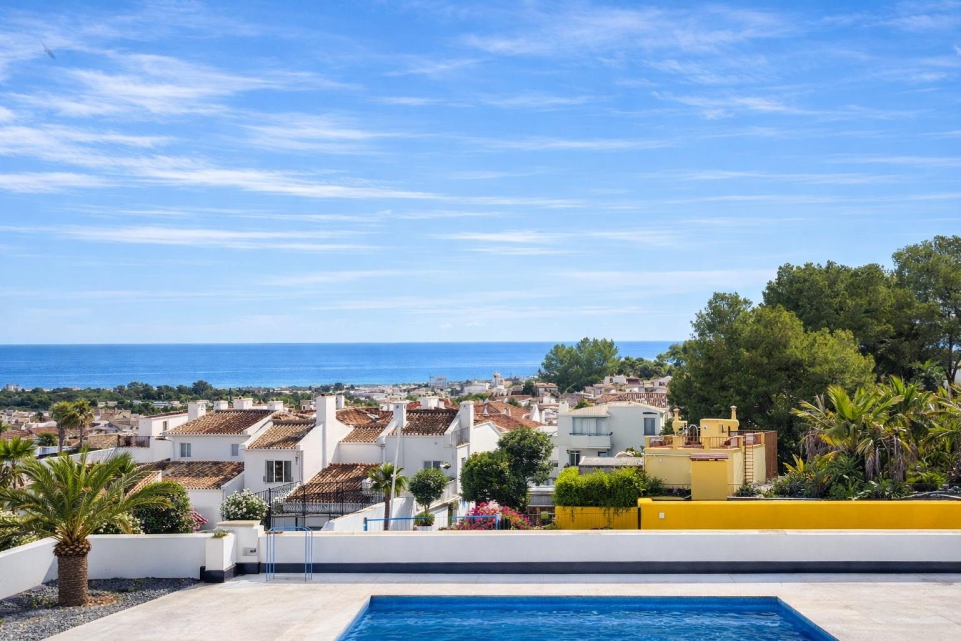 Resale -  Chalet / Villa -
La Nucía