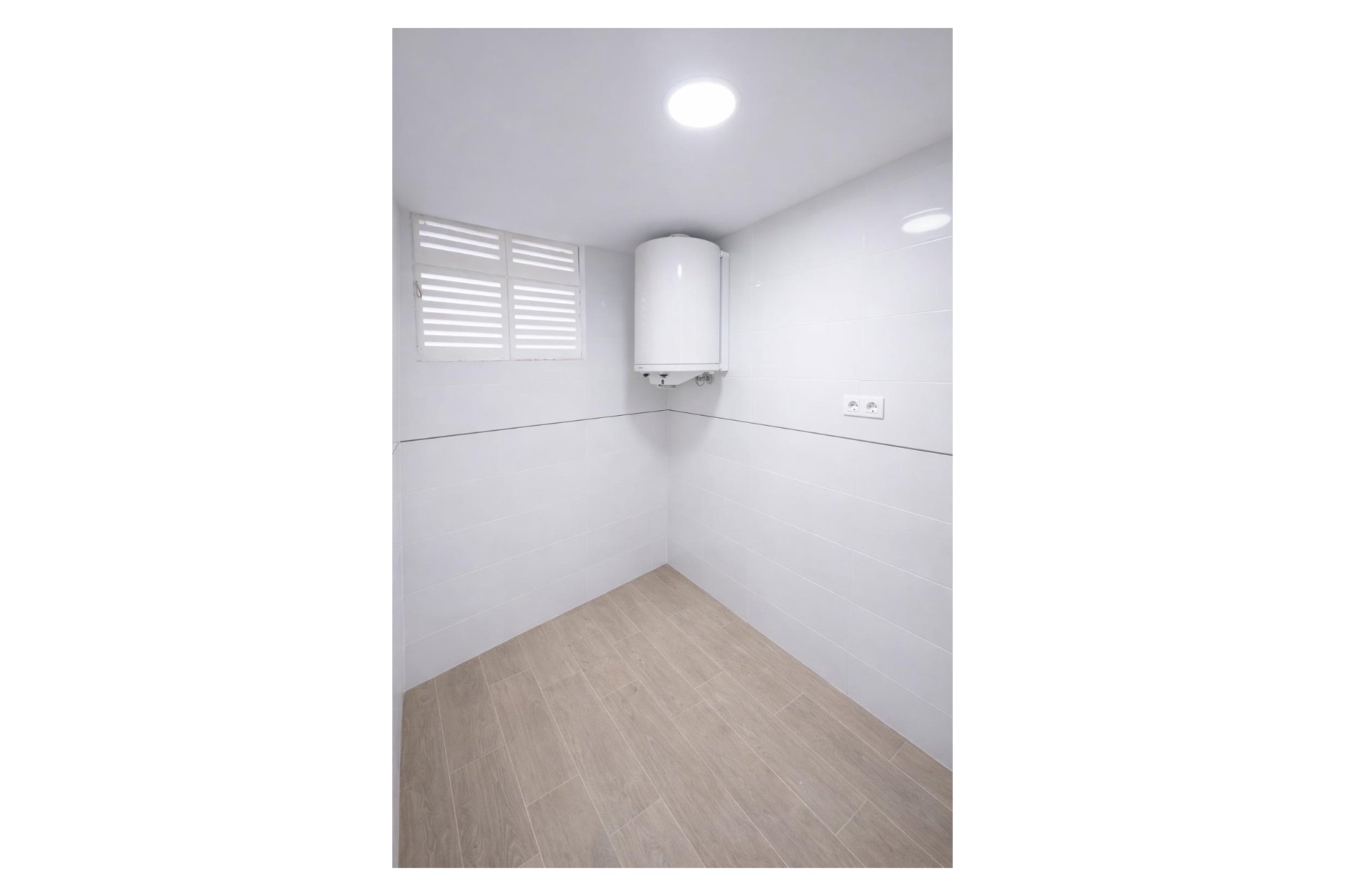 Resale -  Chalet / Villa -
La Nucía