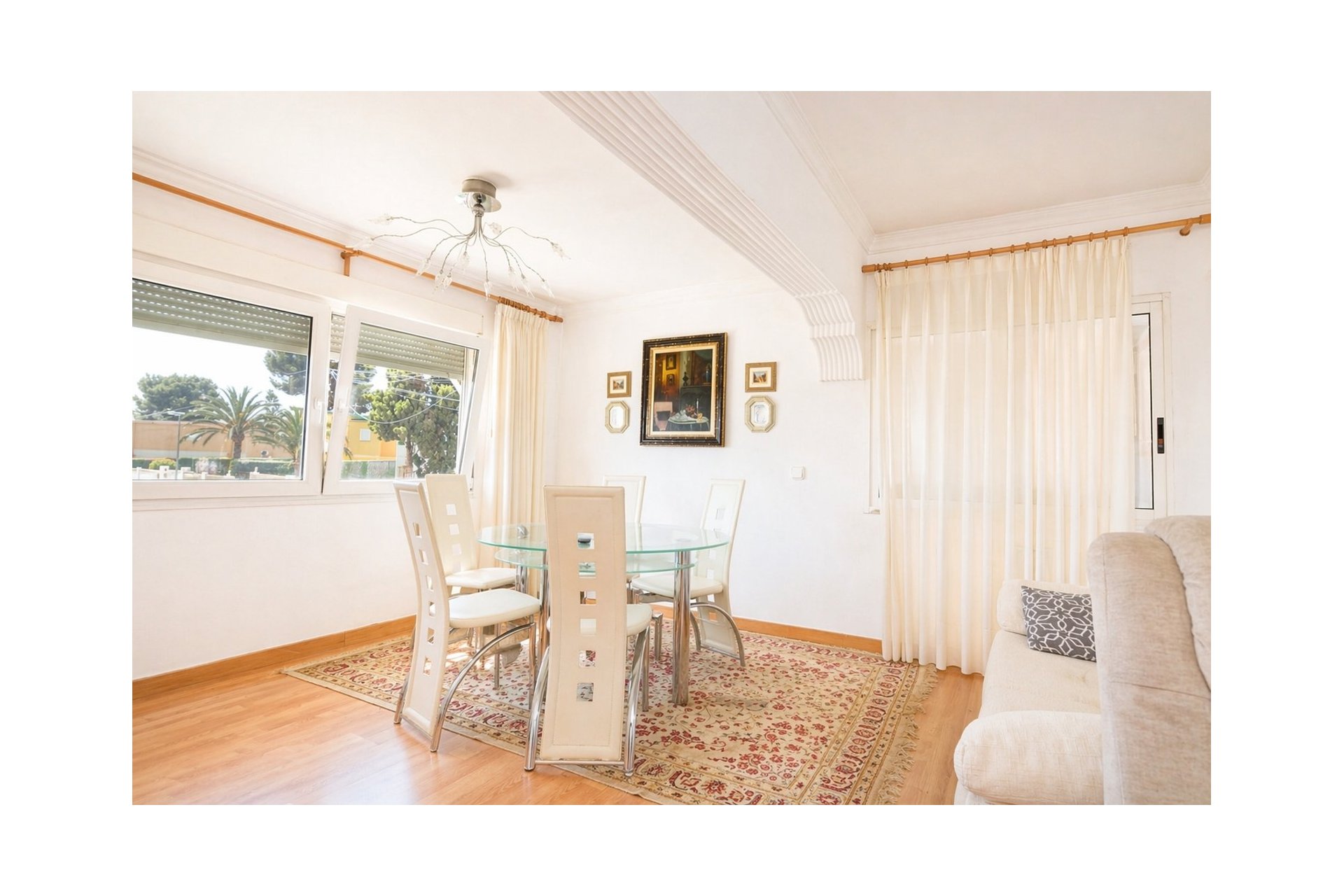 Resale -  Chalet / Villa -
La Nucía