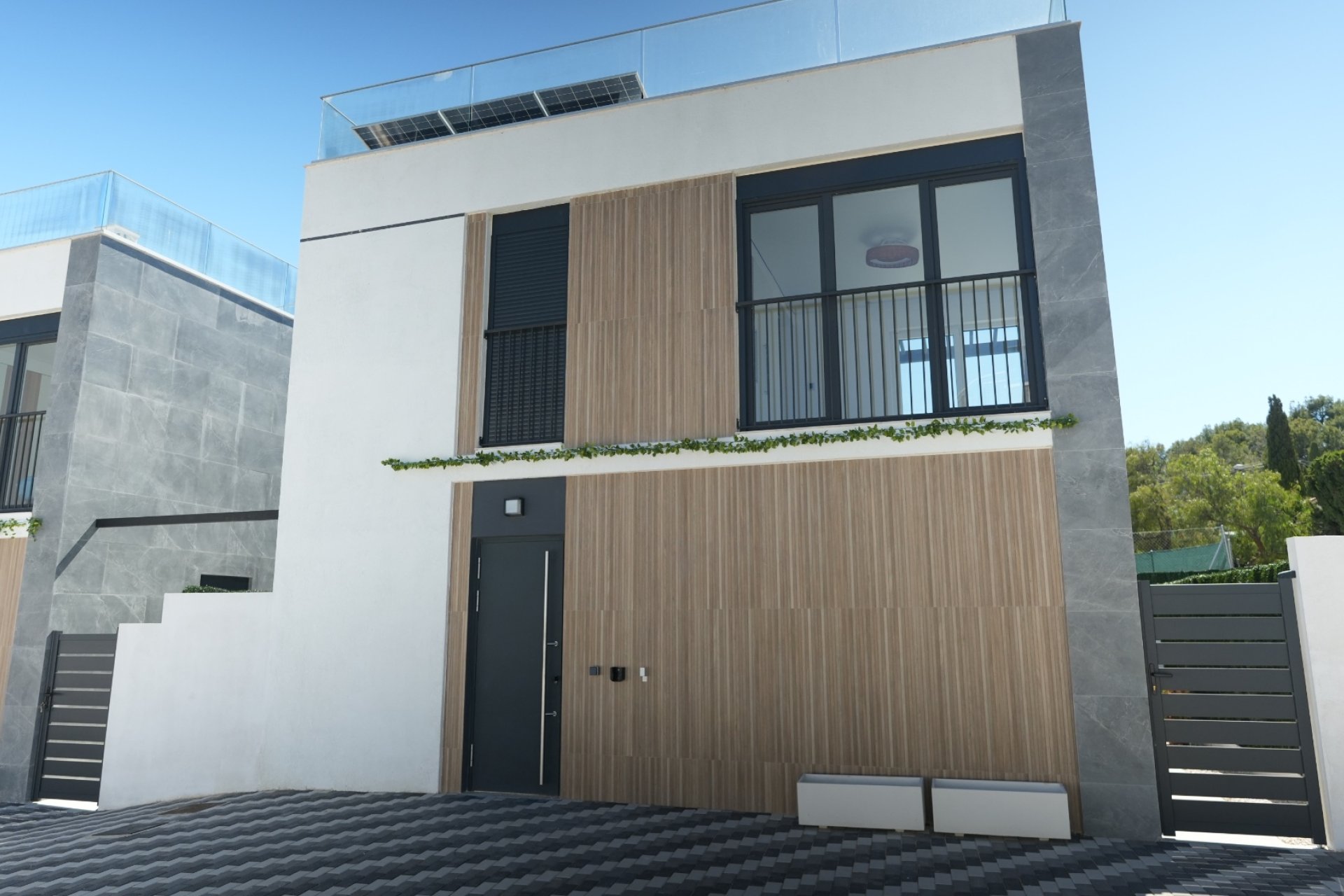 Resale -  Chalet / Villa -
La Nucía