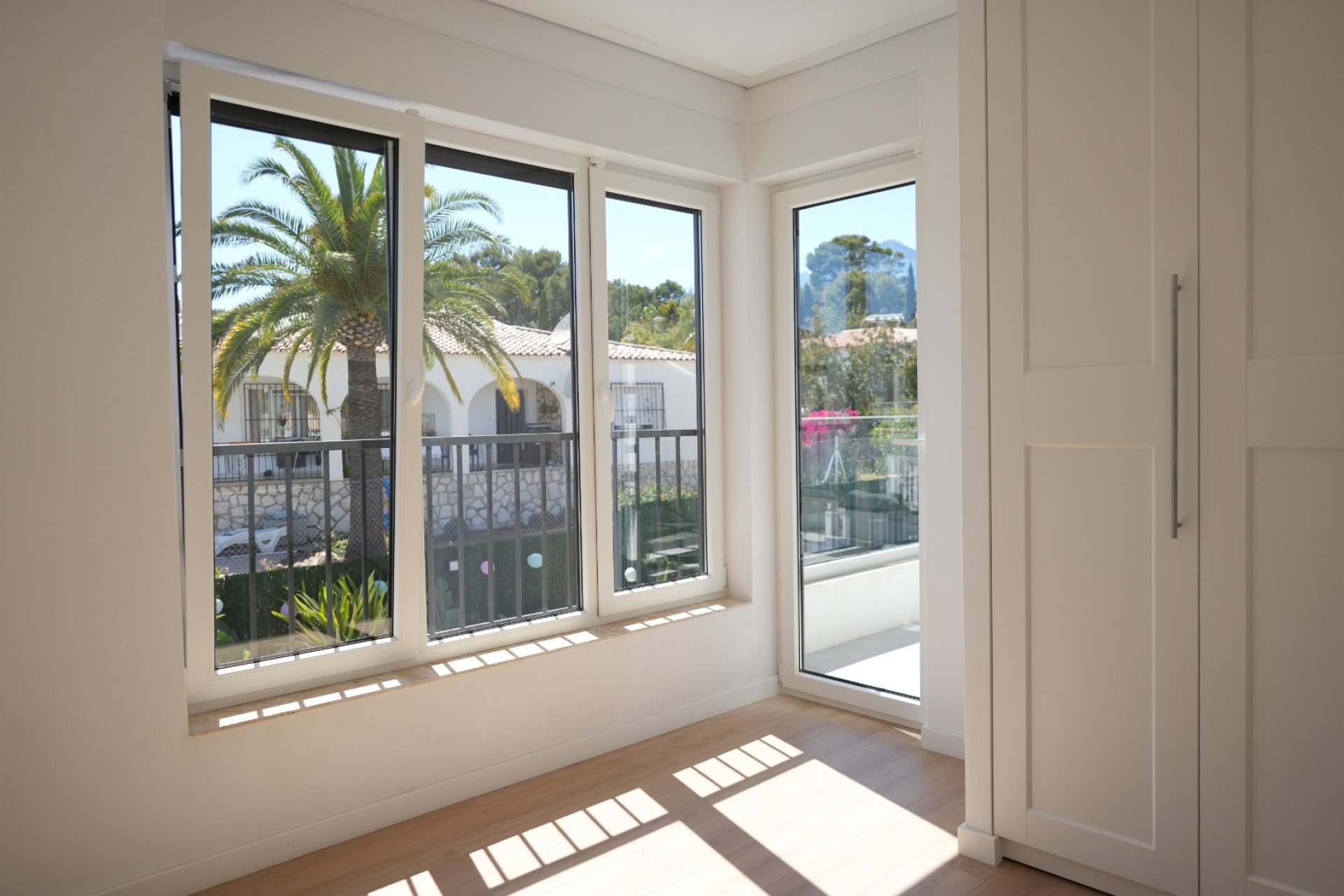Resale -  Chalet / Villa -
La Nucía