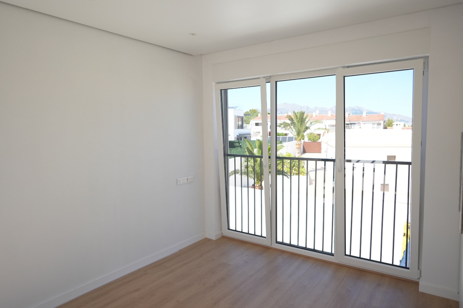 Resale -  Chalet / Villa -
La Nucía