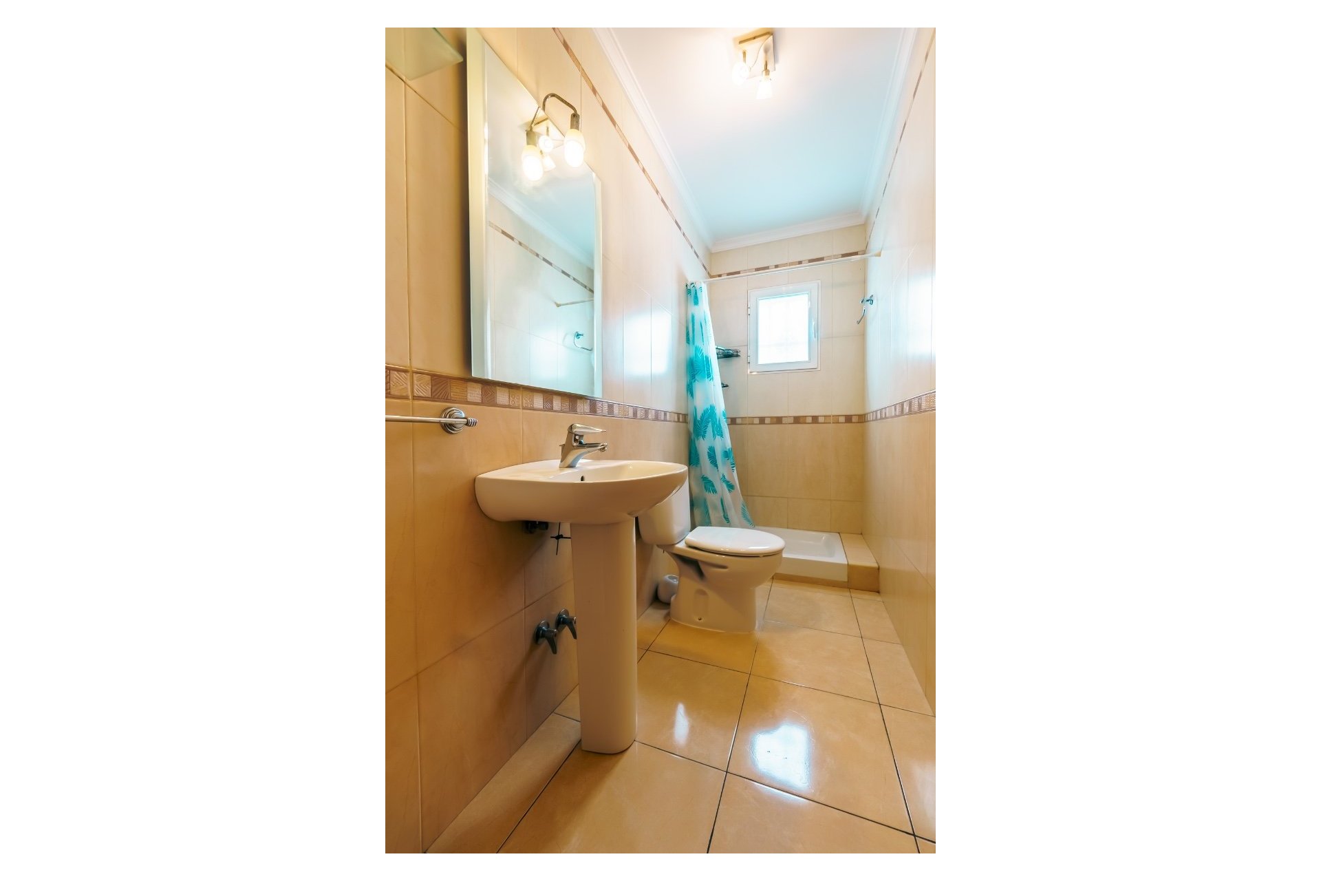 Resale -  Chalet / Villa -
La Nucía