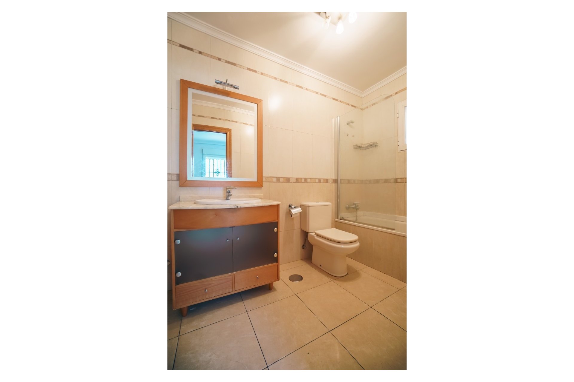 Resale -  Chalet / Villa -
La Nucía