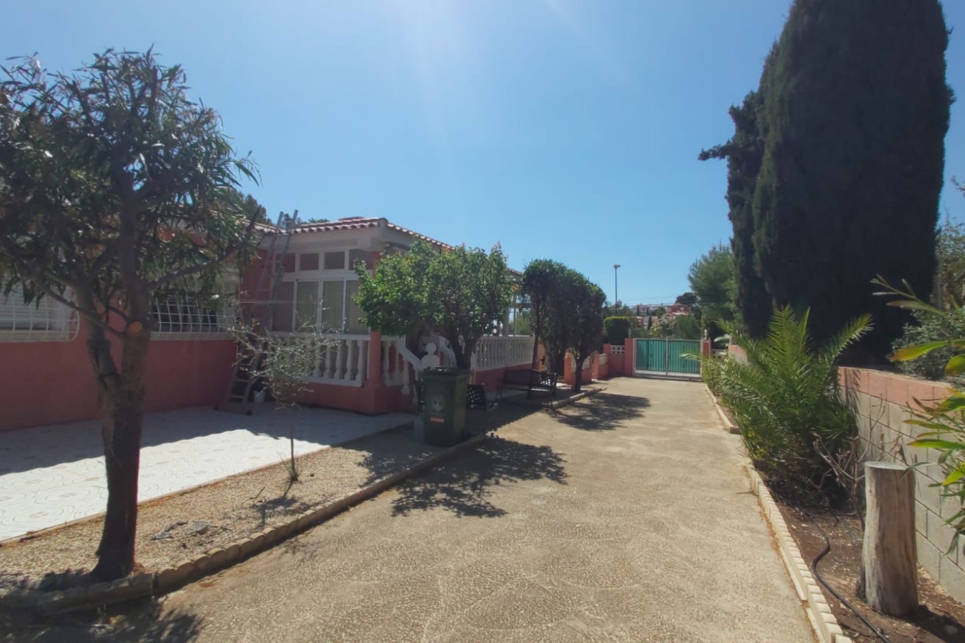 Resale -  Chalet / Villa -
La Nucía