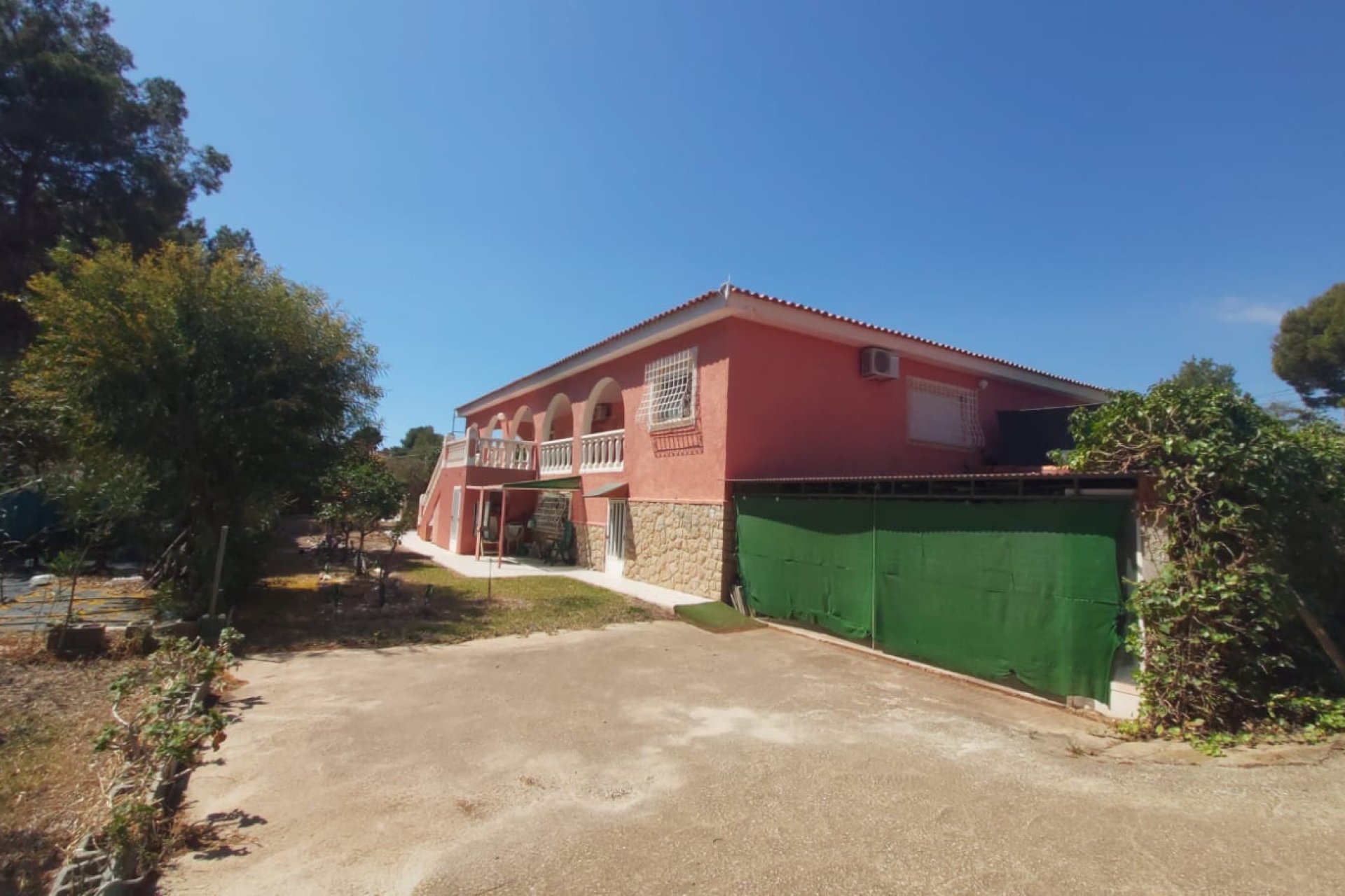 Resale -  Chalet / Villa -
La Nucía
