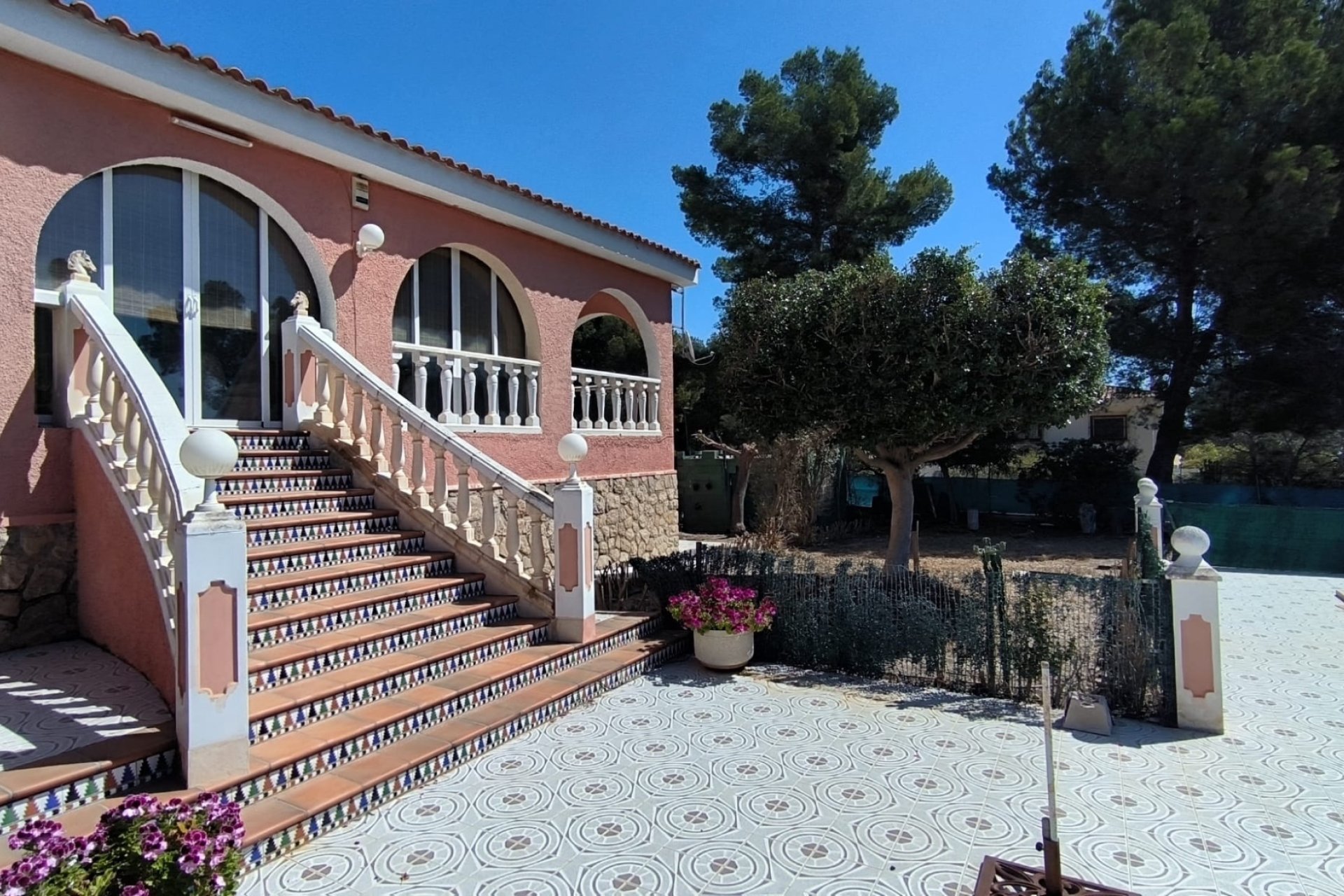 Resale -  Chalet / Villa -
La Nucía
