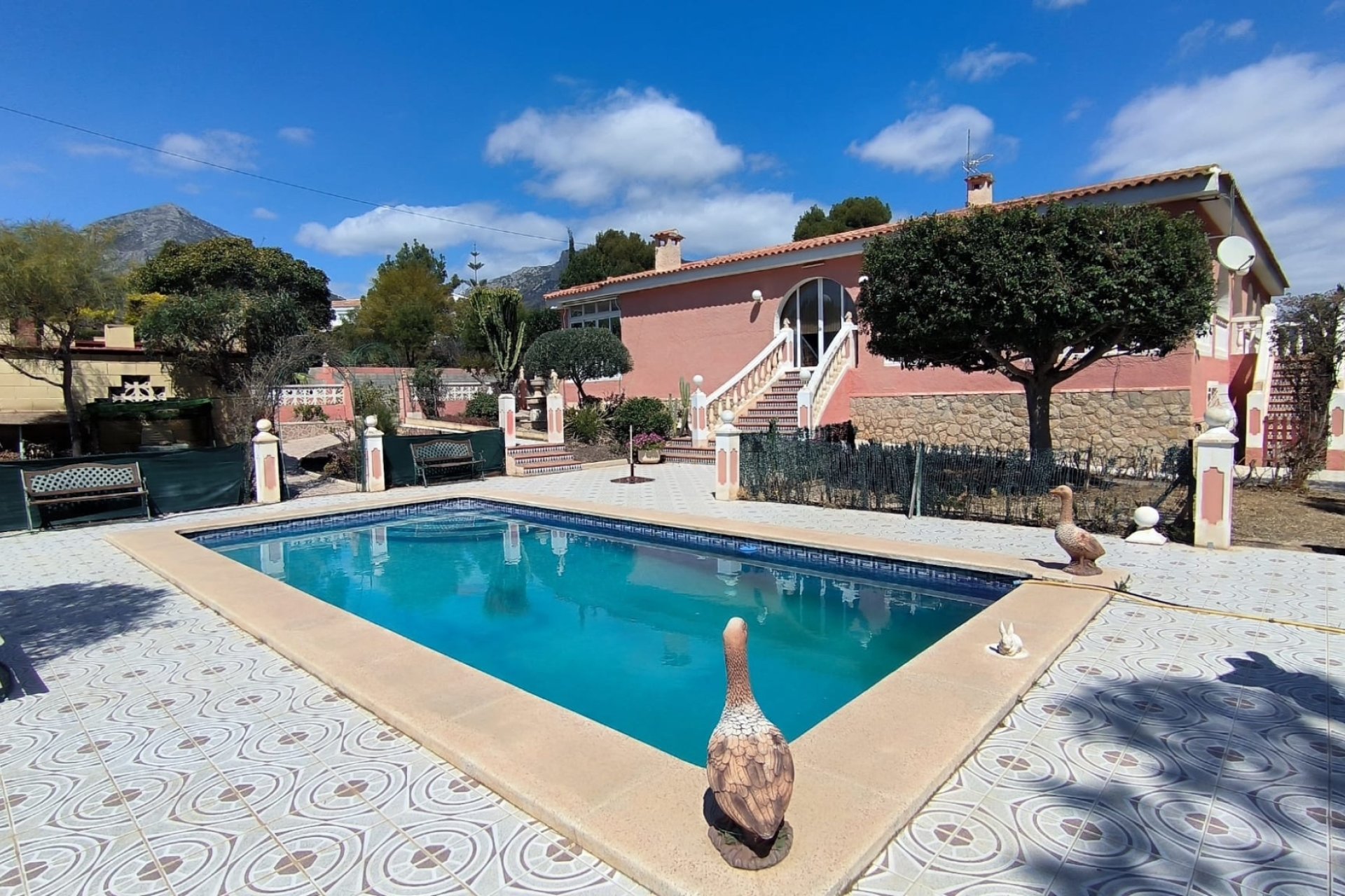 Resale -  Chalet / Villa -
La Nucía