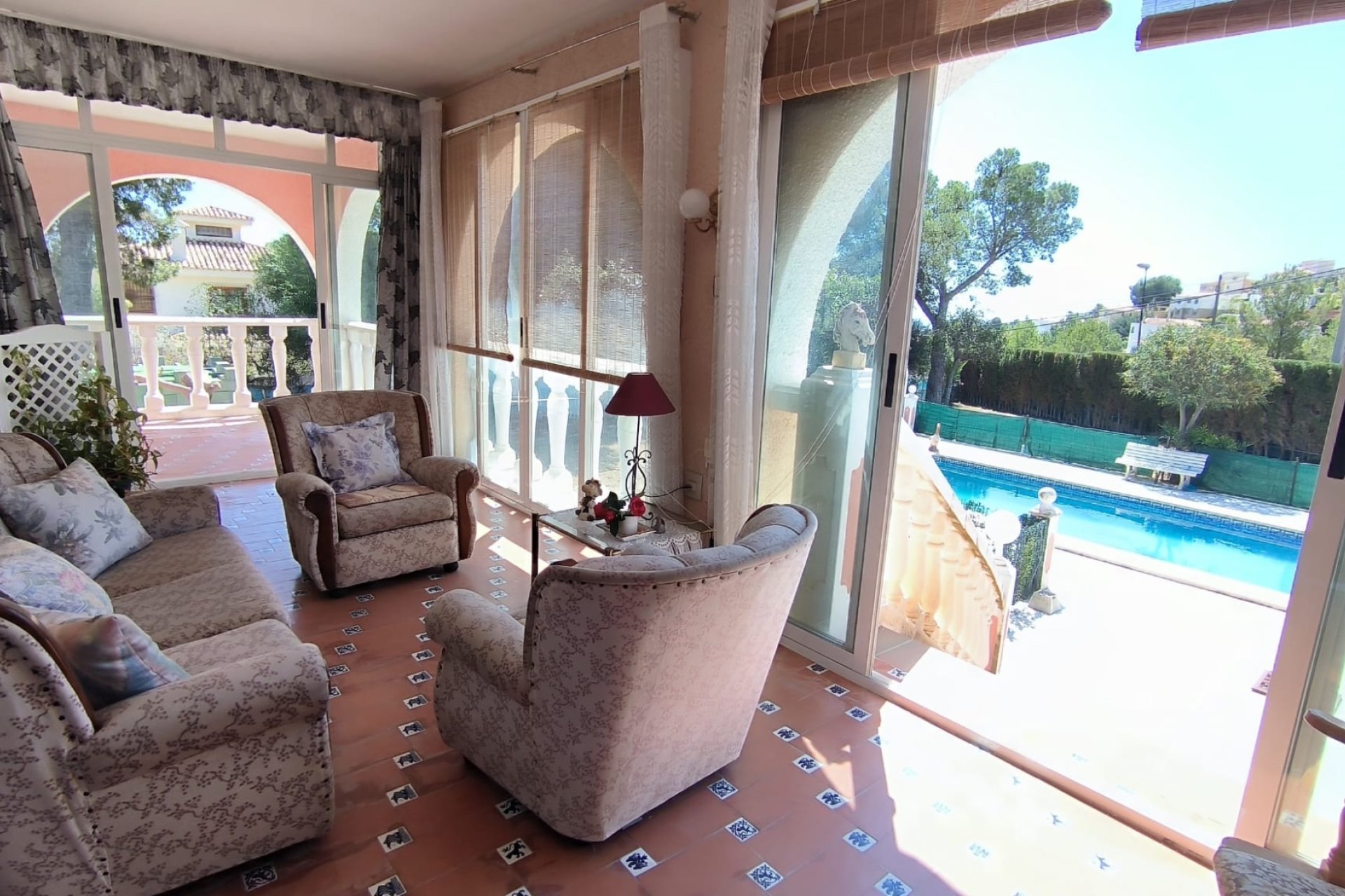 Resale -  Chalet / Villa -
La Nucía