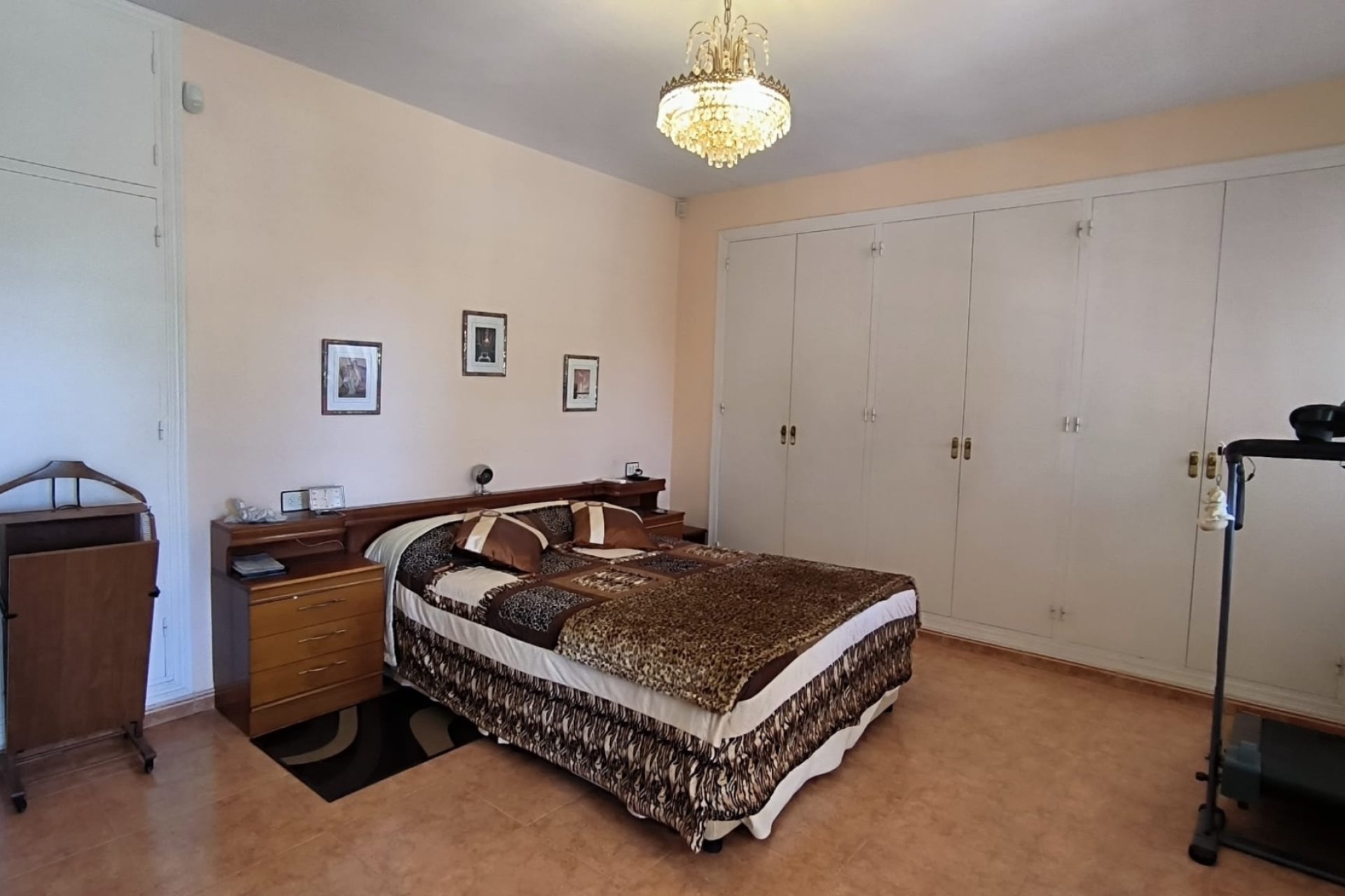 Resale -  Chalet / Villa -
La Nucía