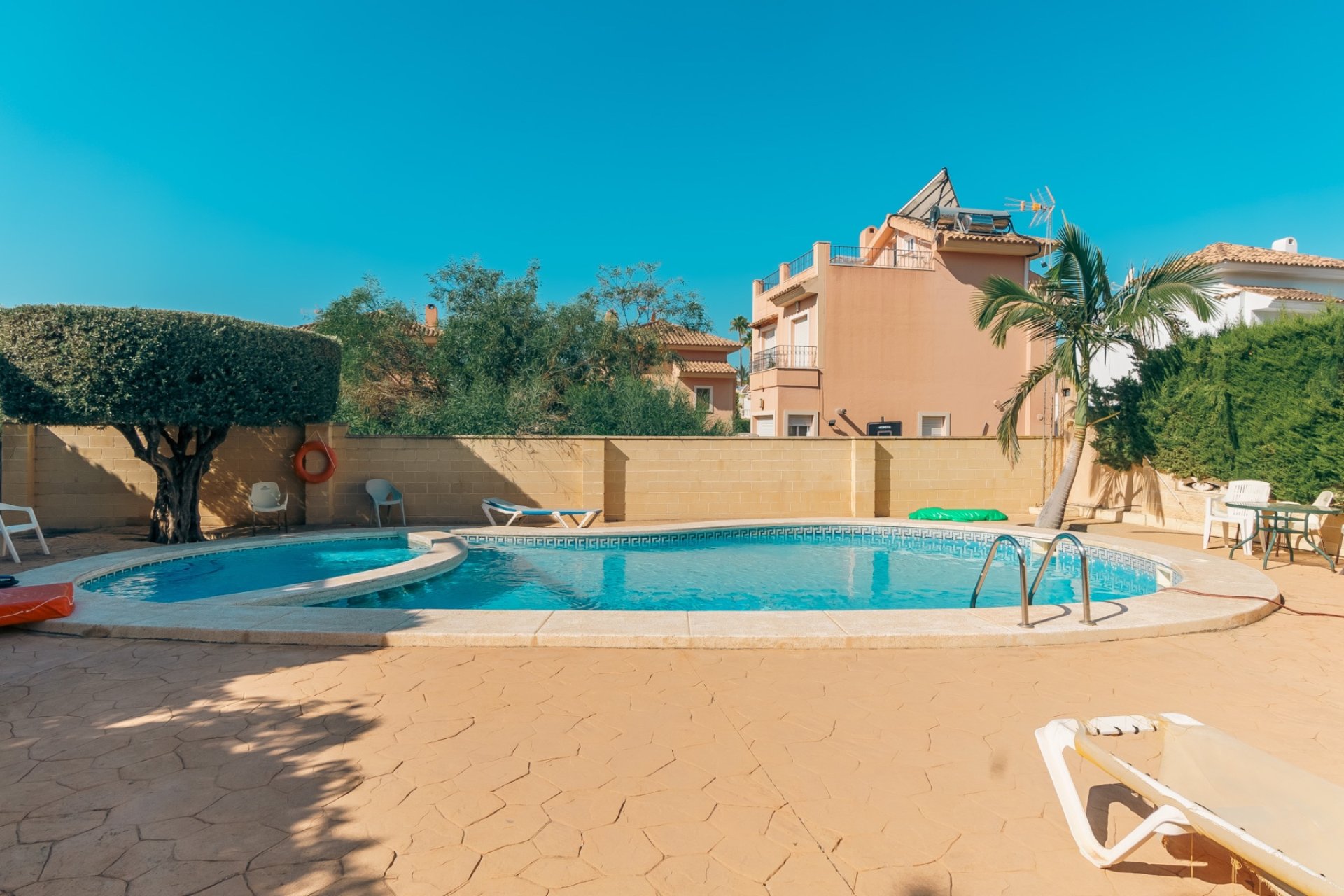 Resale -  Chalet / Villa -
La Nucía