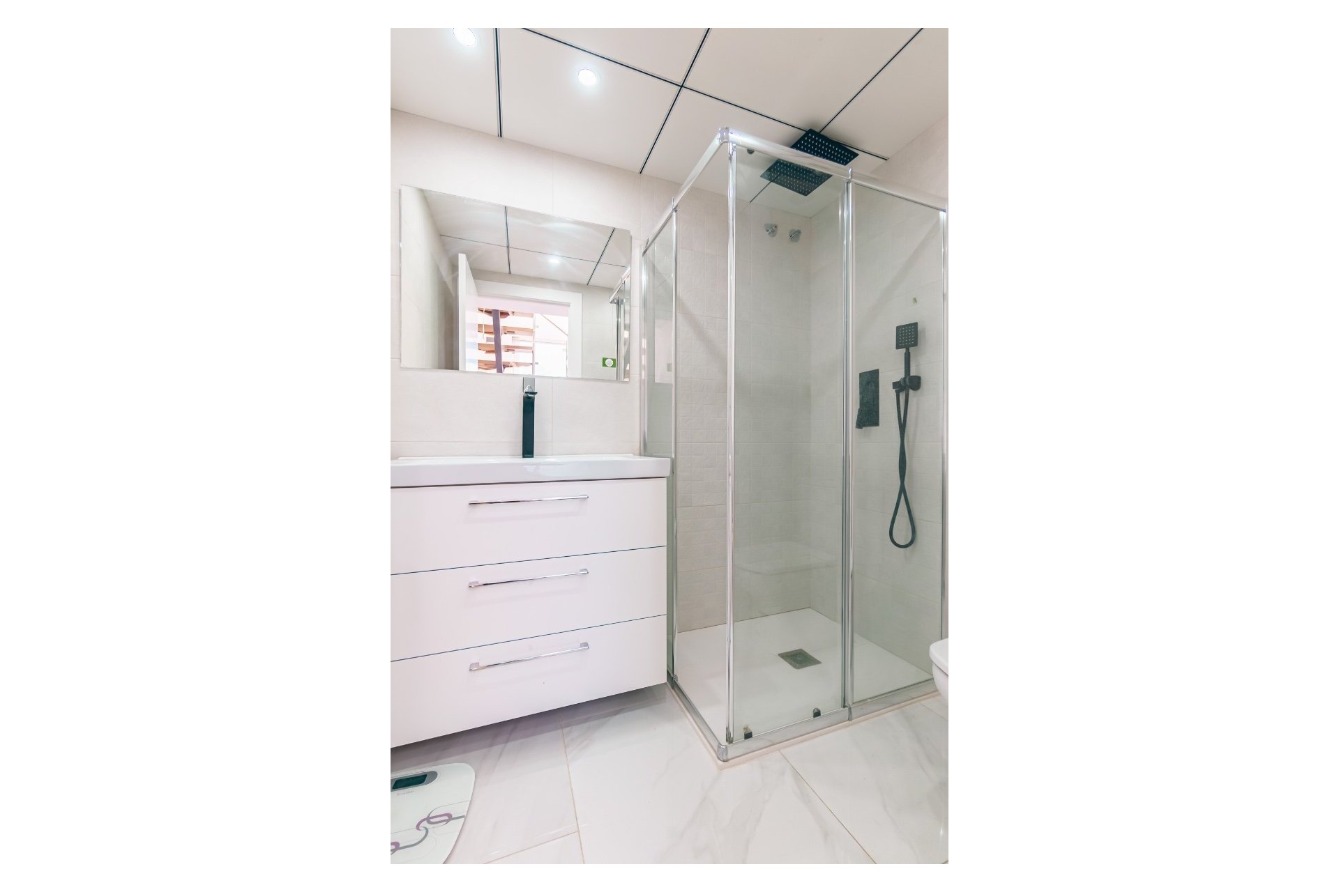 Resale -  Chalet / Villa -
La Nucía