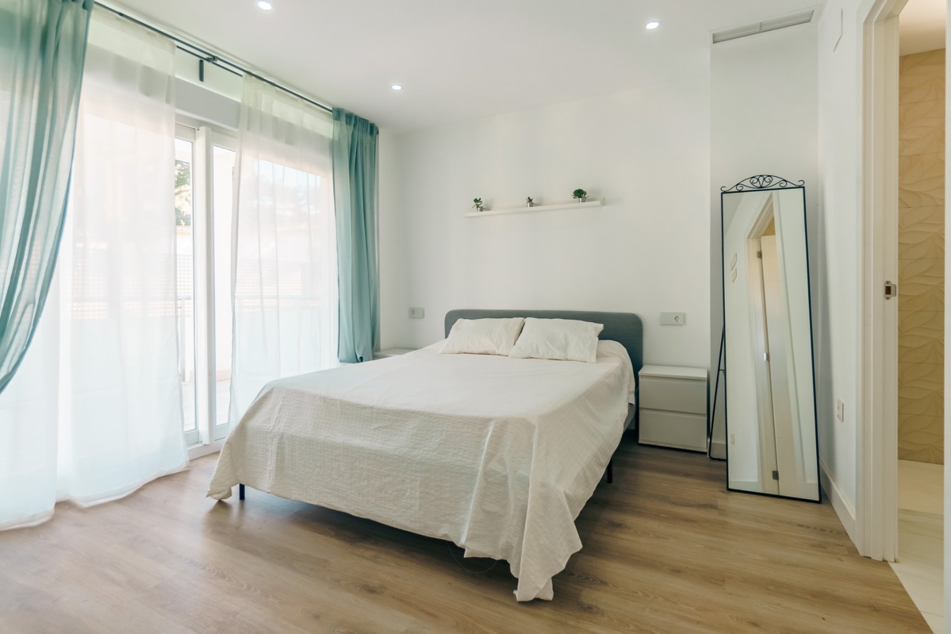 Resale -  Chalet / Villa -
La Nucía