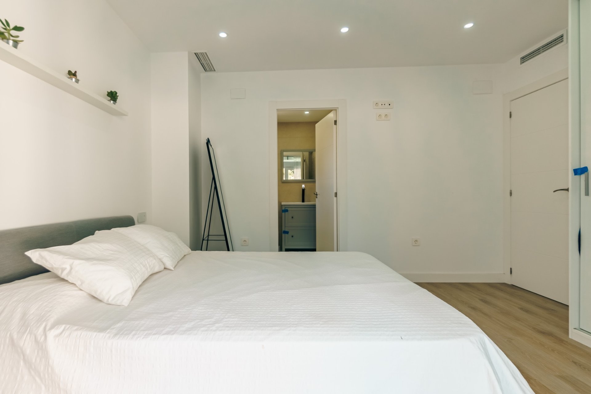 Resale -  Chalet / Villa -
La Nucía