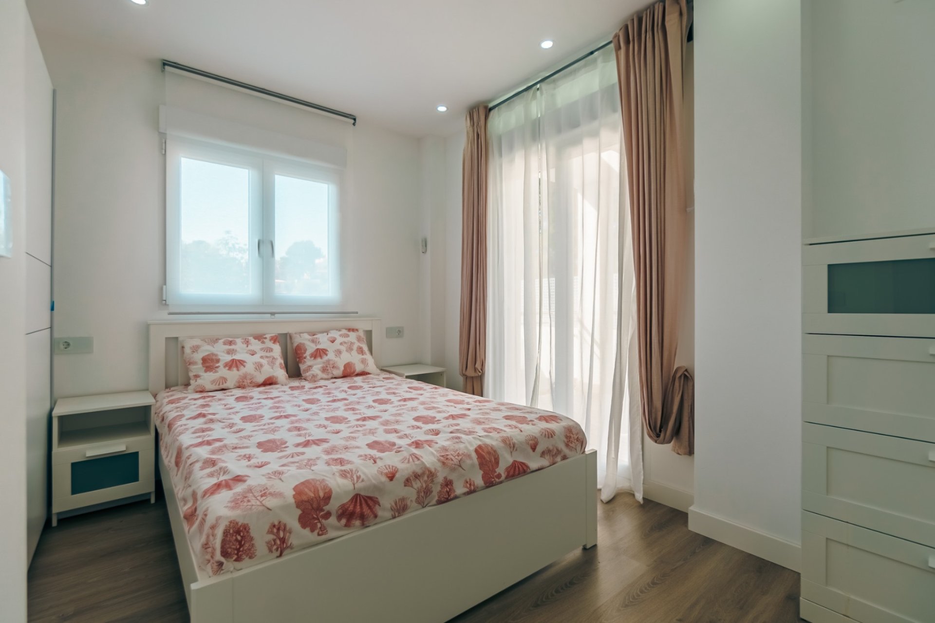 Resale -  Chalet / Villa -
La Nucía