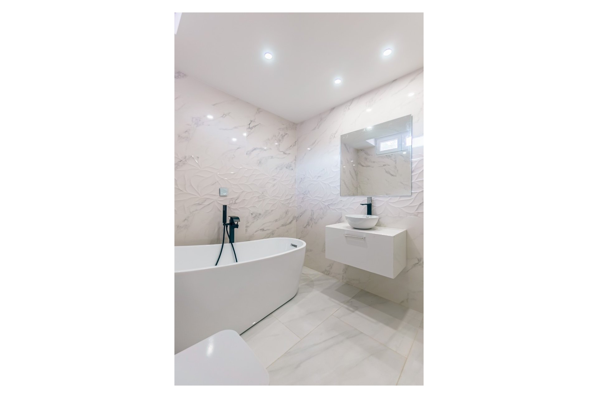 Resale -  Chalet / Villa -
La Nucía