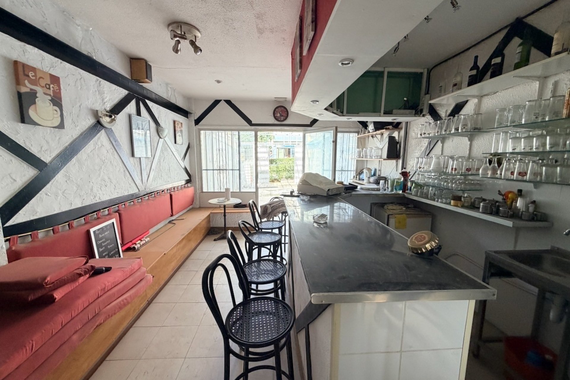 Resale - Commercial -
Benidorm - Levante