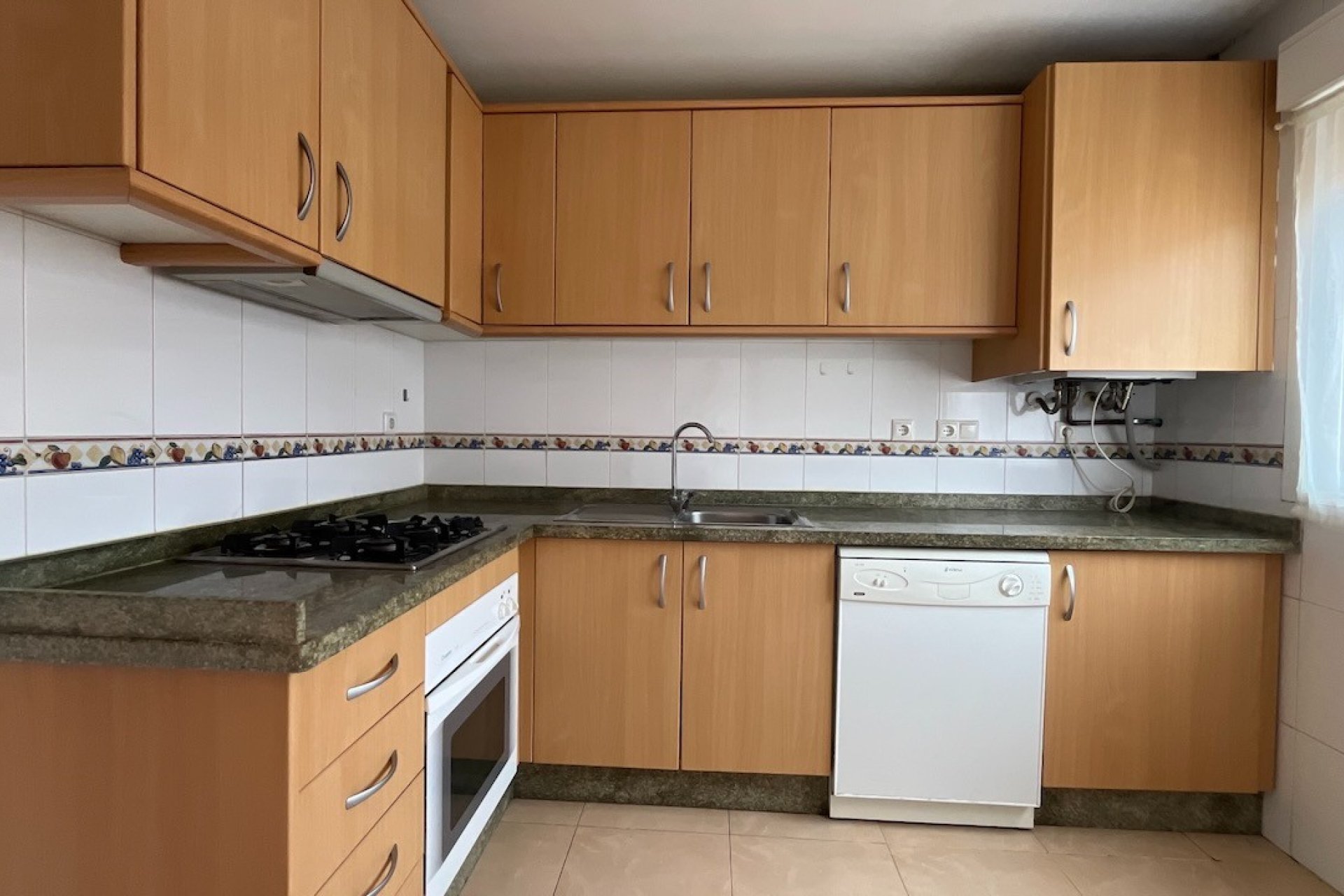 Resale - Townhouse / Semi -
Polop - Urbanizaciones