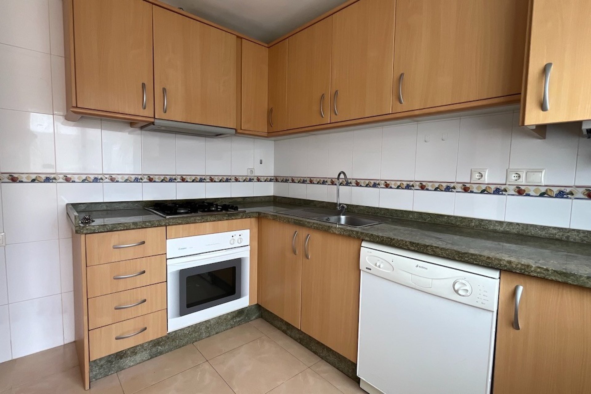 Resale - Townhouse / Semi -
Polop - Urbanizaciones