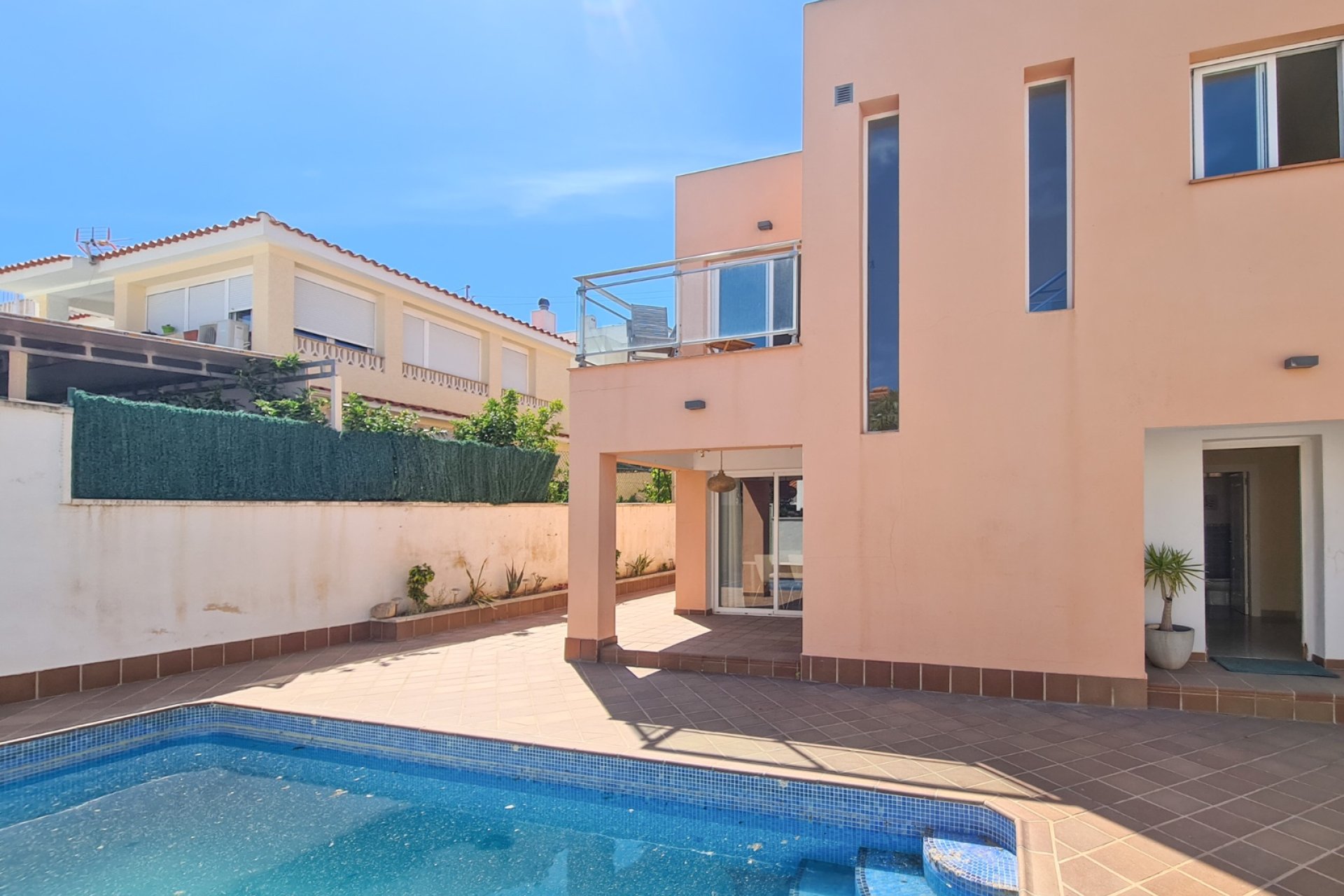 Resale - Villa -
Albir