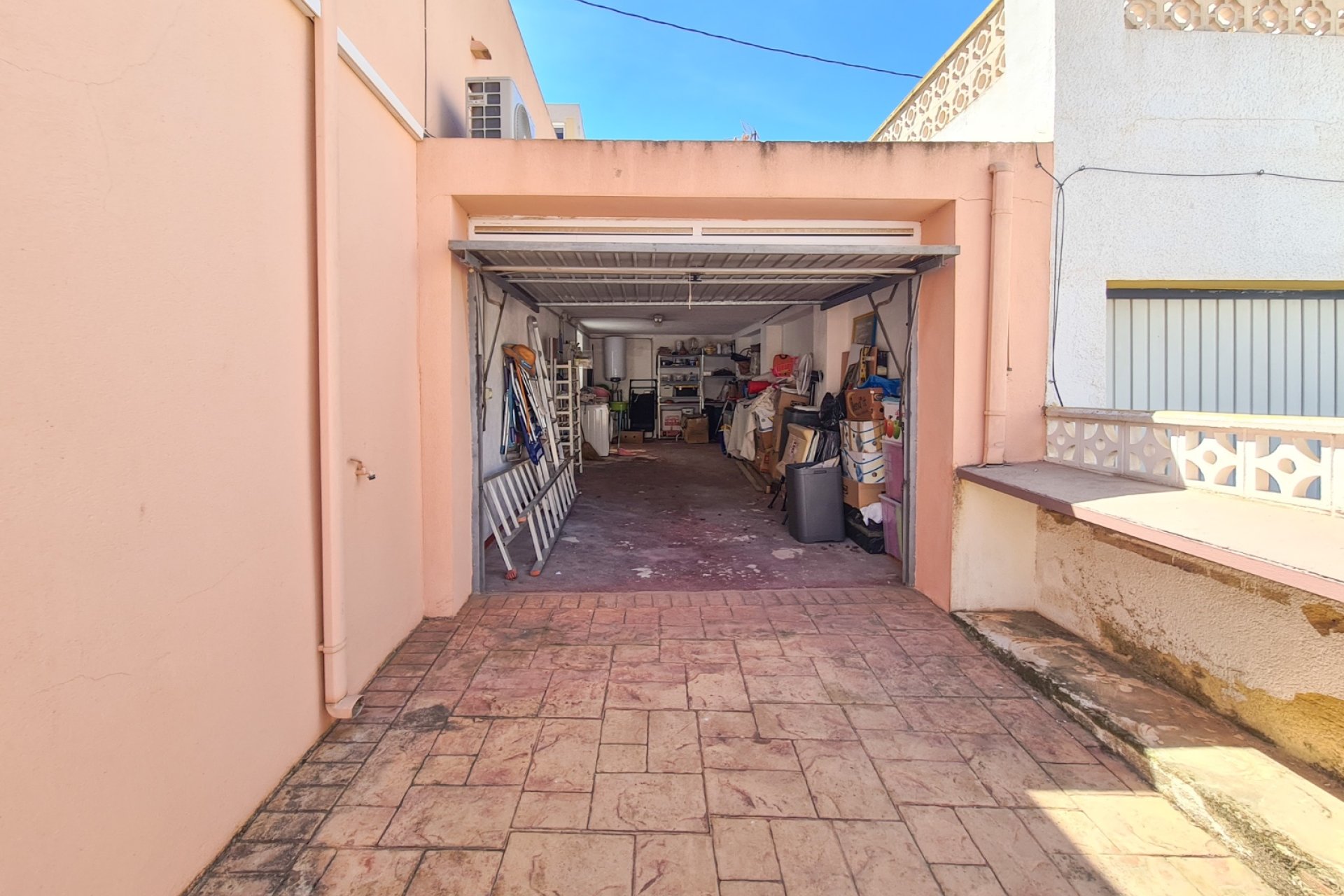 Resale - Villa -
Albir