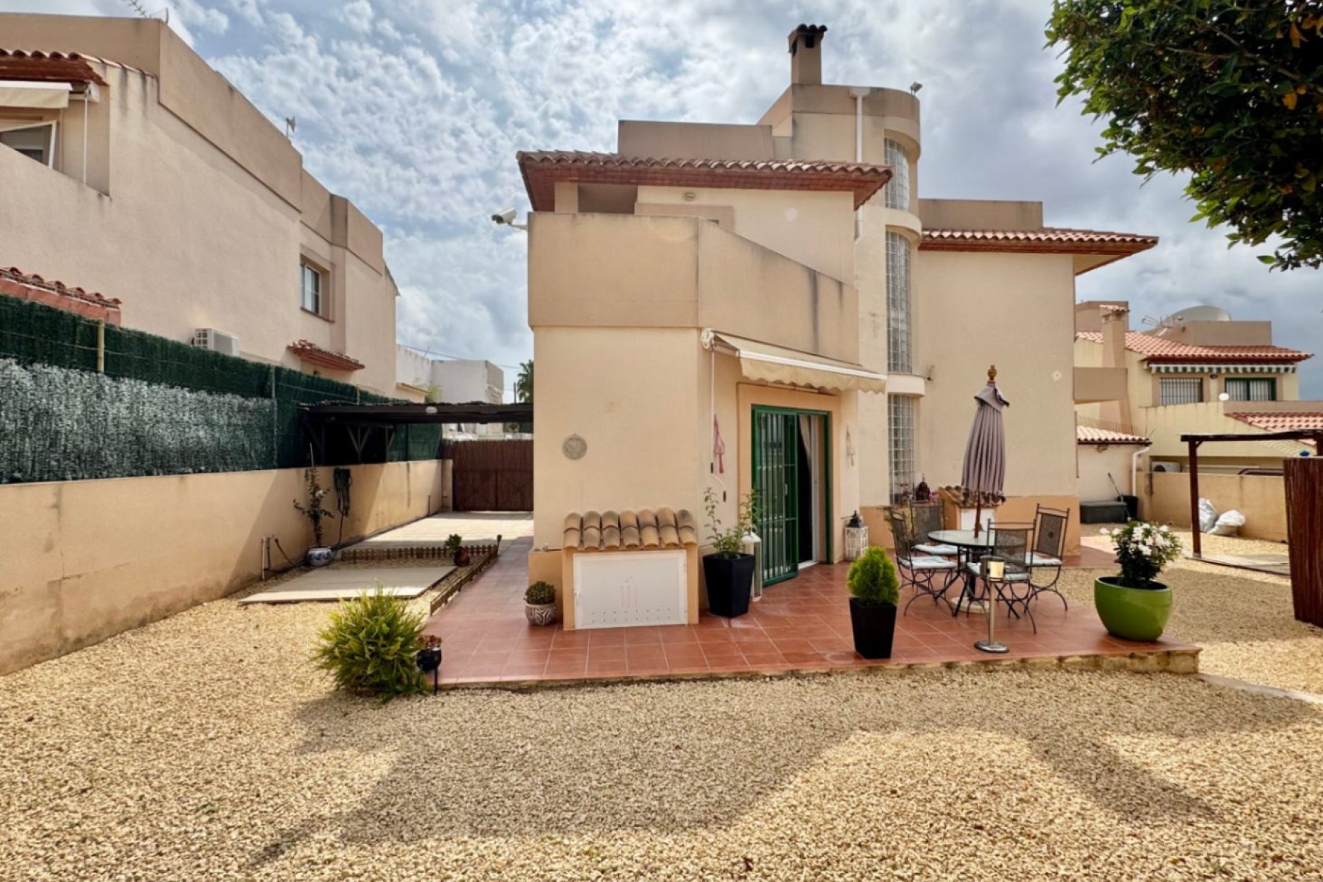 Resale - Villa -
Albir