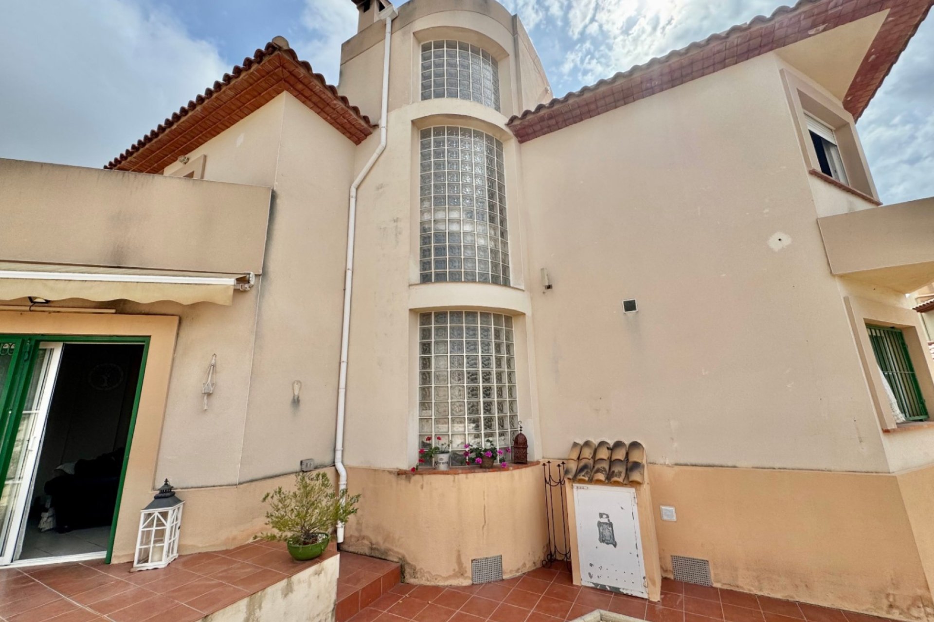 Resale - Villa -
Albir