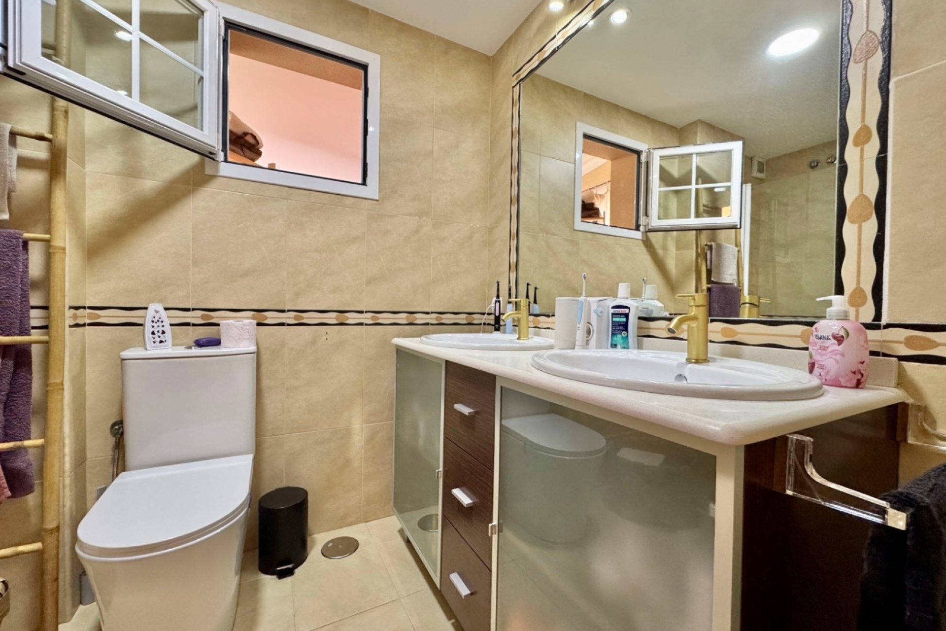 Resale - Villa -
Albir