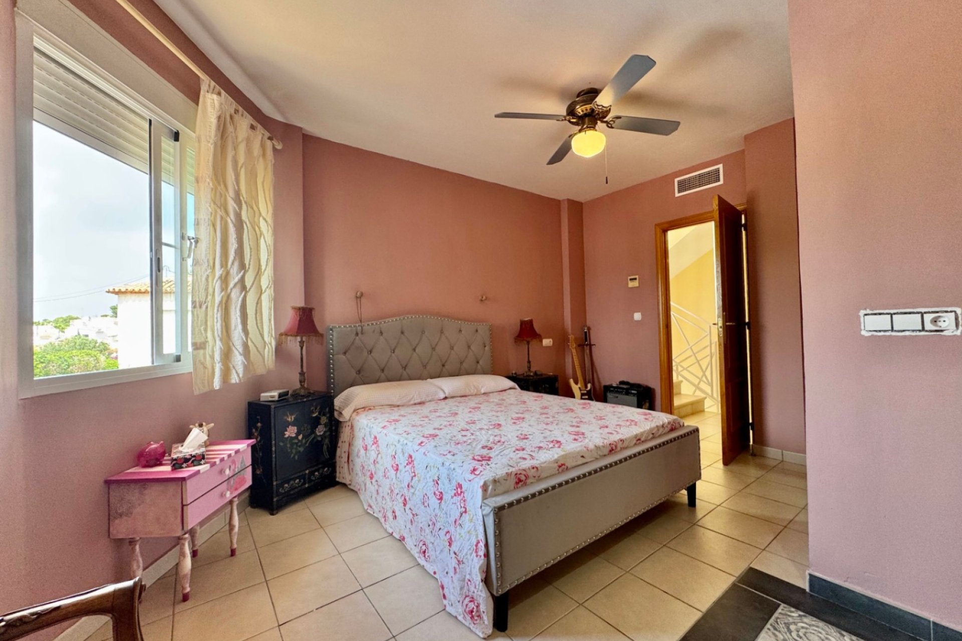 Resale - Villa -
Albir