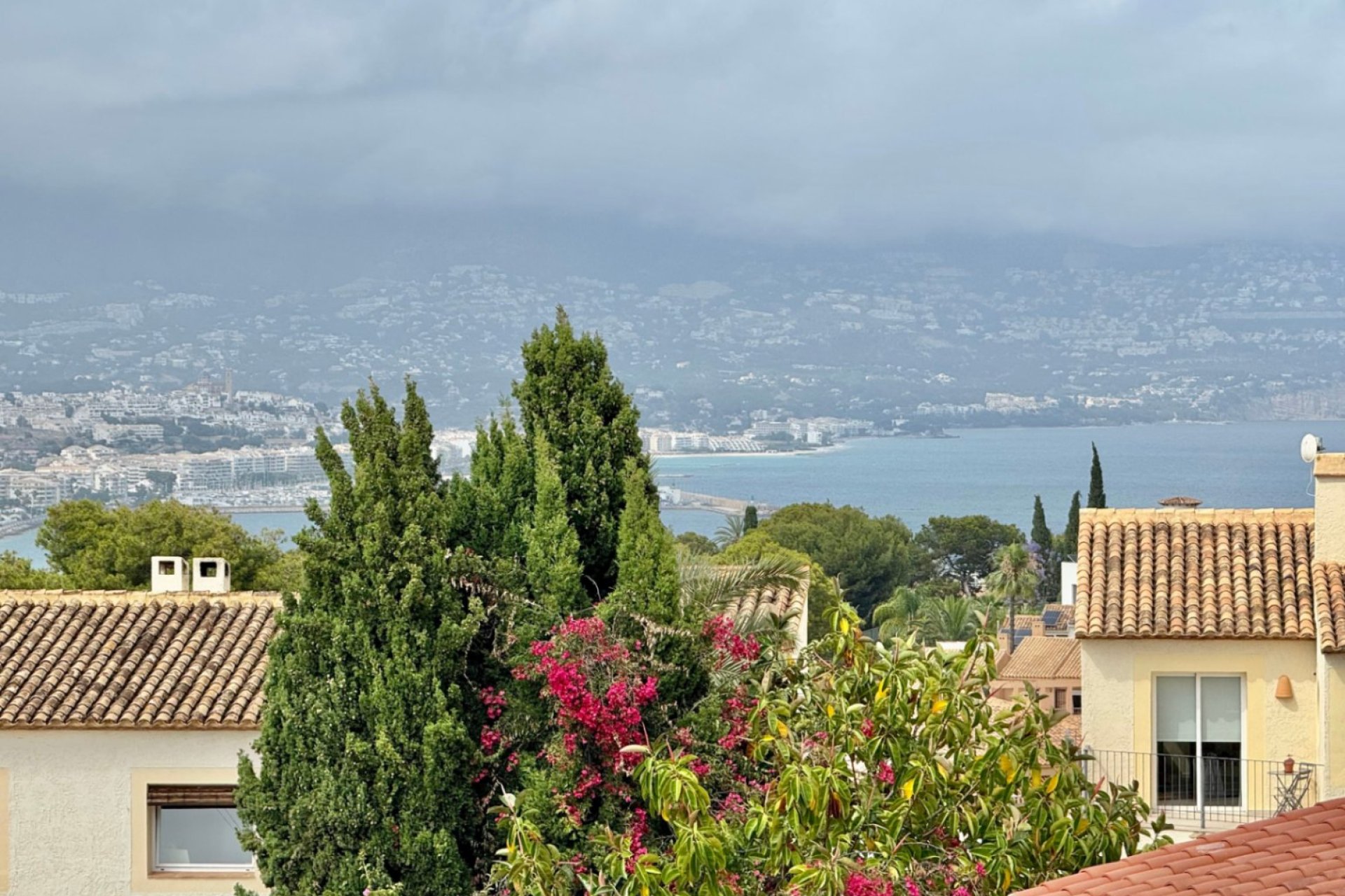 Resale - Villa -
Albir
