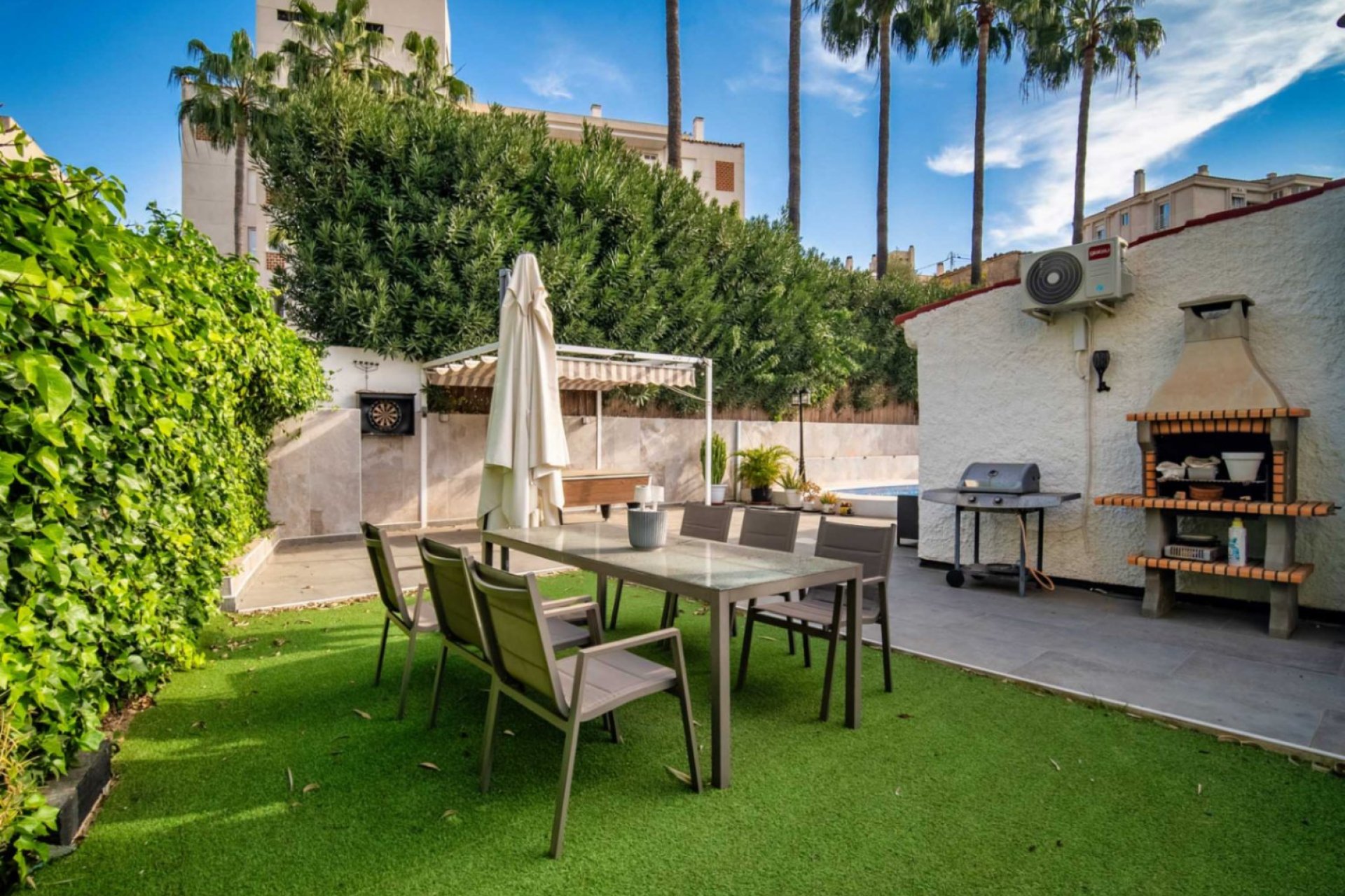 Resale - Villa -
Albir