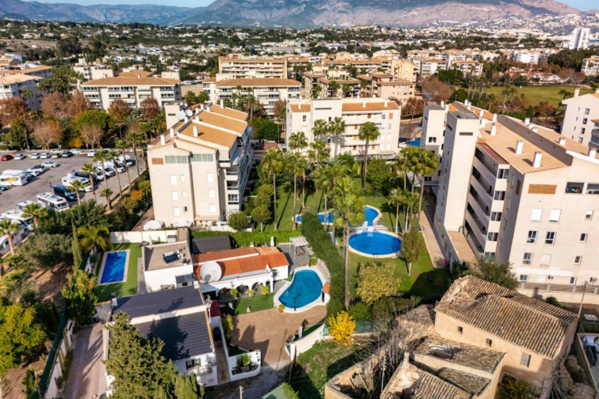 Resale - Villa -
Albir